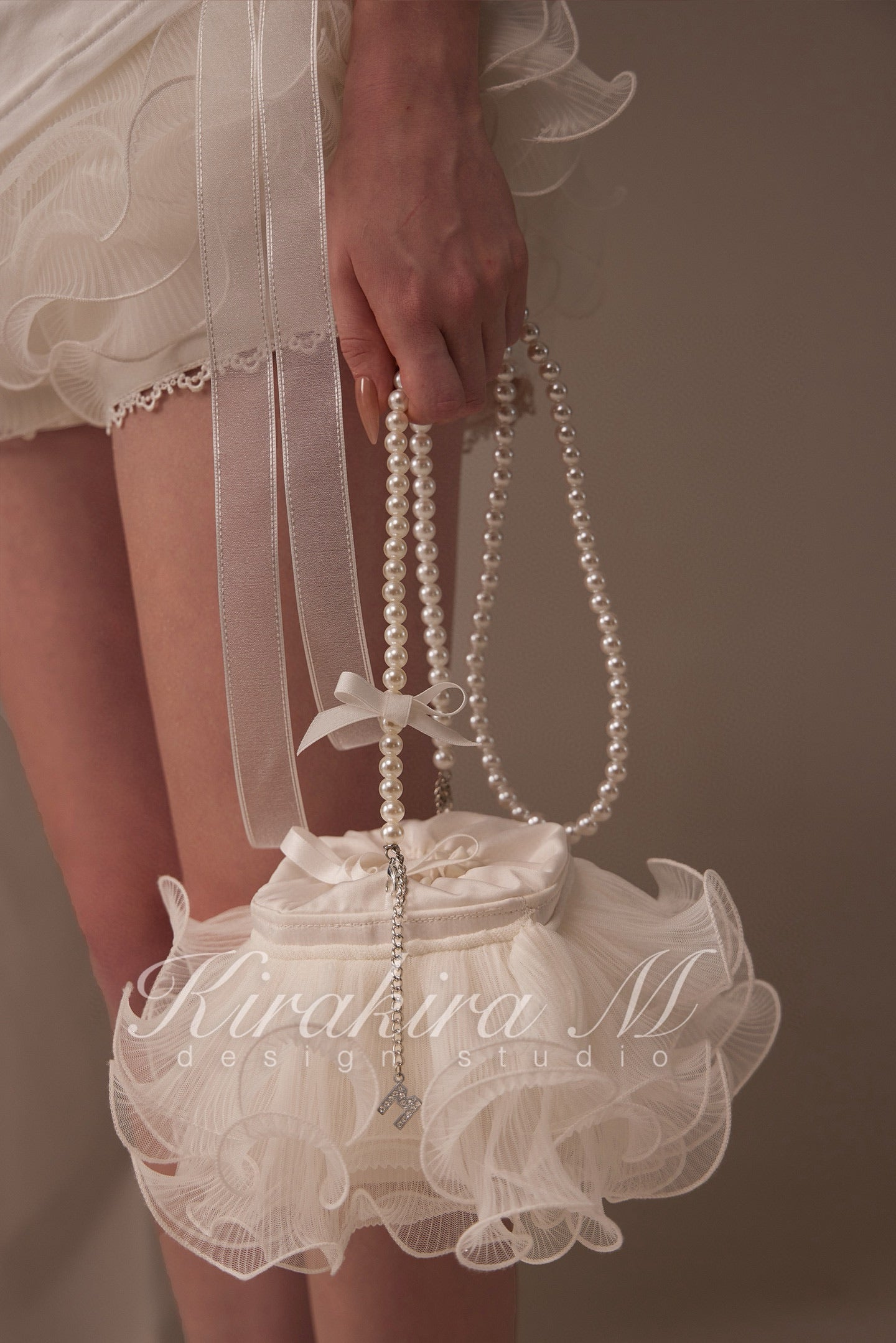 Kirakira M Black& White Pearl Layered Shoulder Bag