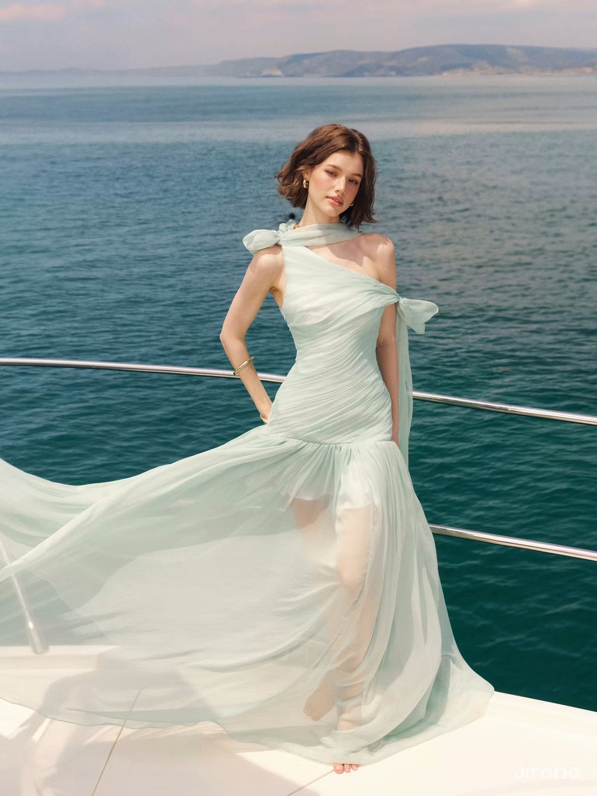 Green Vacation Off-shoulder Aeria Maxi Dress