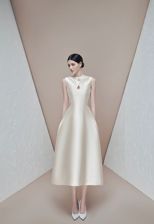 Raffiné White& Black Perlita Folded Neck Midi Dress