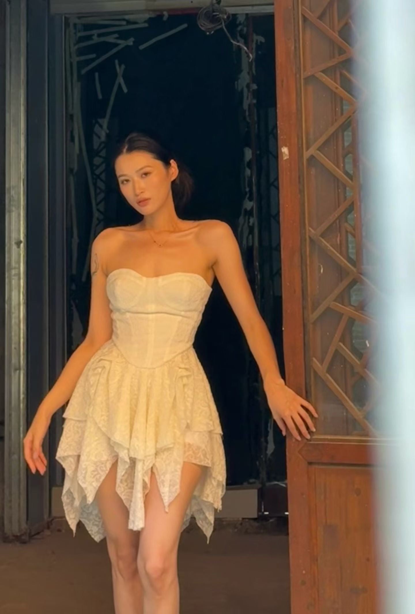 CROWCREW Dark Avant-Garde Vacation White Mini Dress