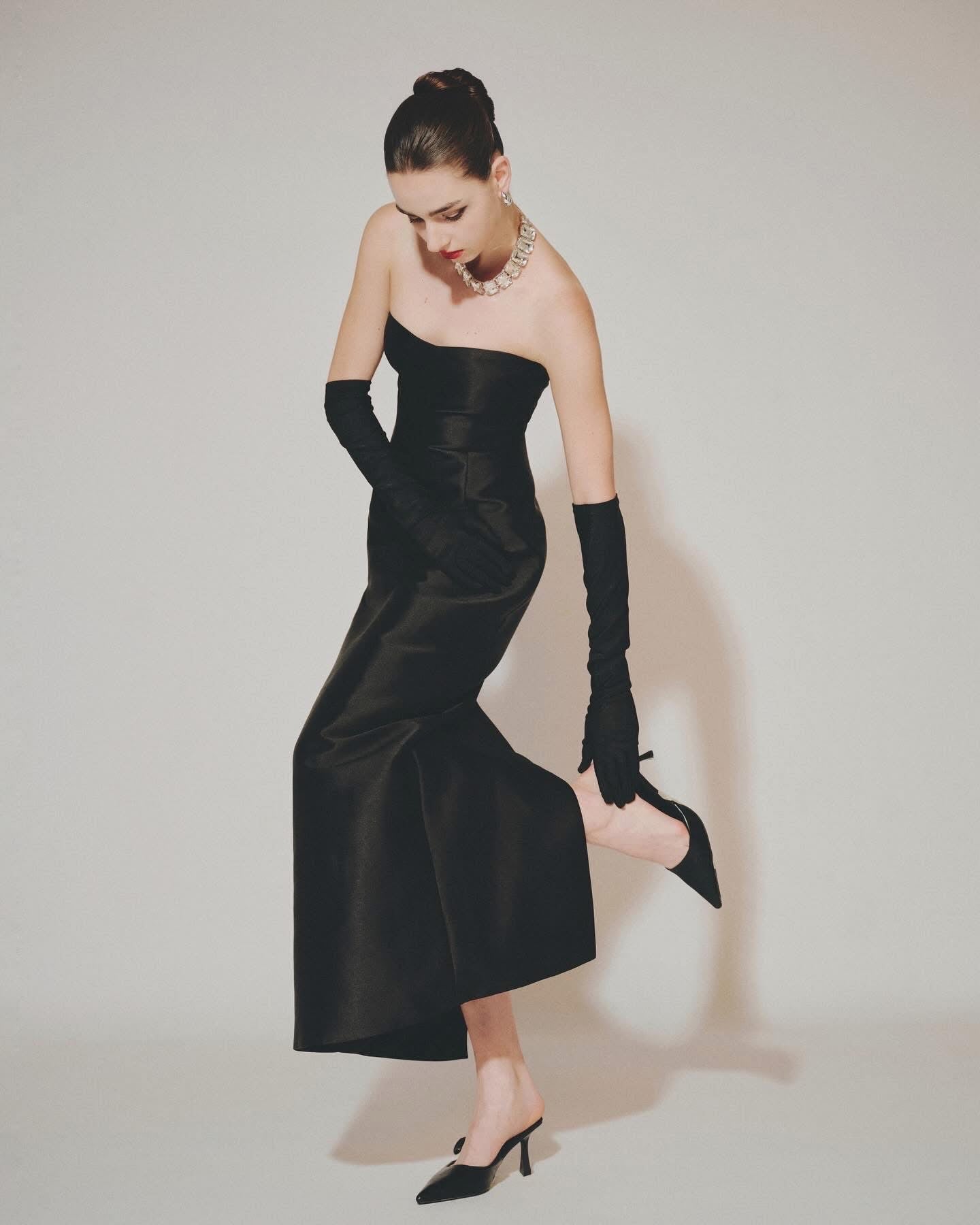 DELICIAE Black Elegant Minimalist Delys Maxi Dress