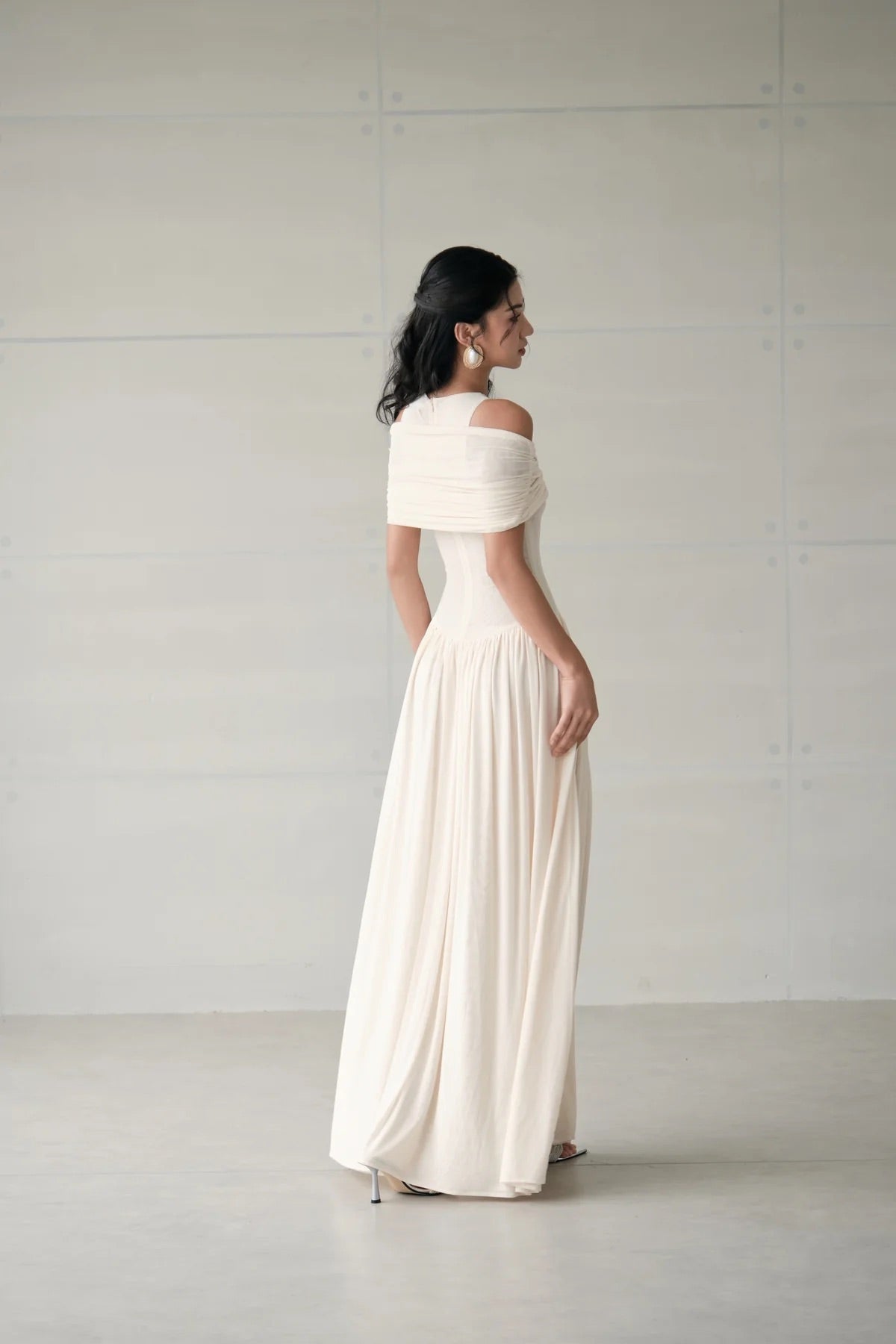 DELICIAE Brown Minimalist Margot Maxi Dress