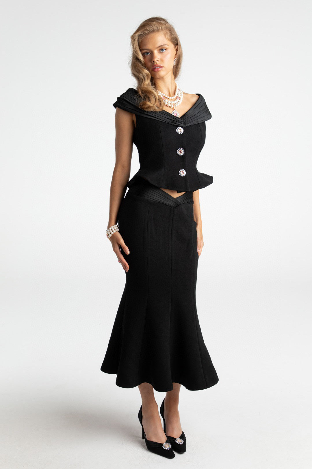 Nana Jacqueline white V-neck waistband top fishtail skirt