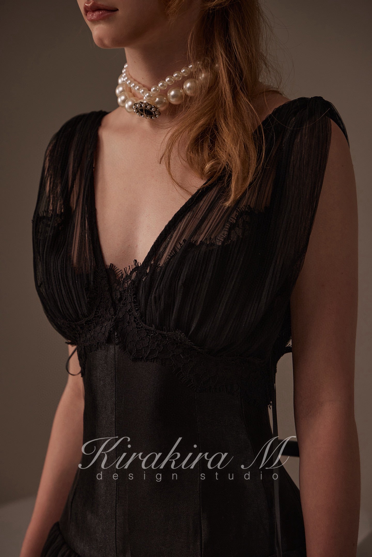 Kirakira M Black V- neck Maxi Dress