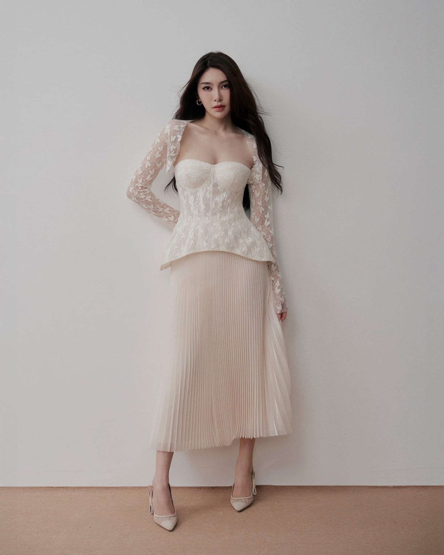 LOVELYN White Elegant Vacation Lace Eira Midi Dress