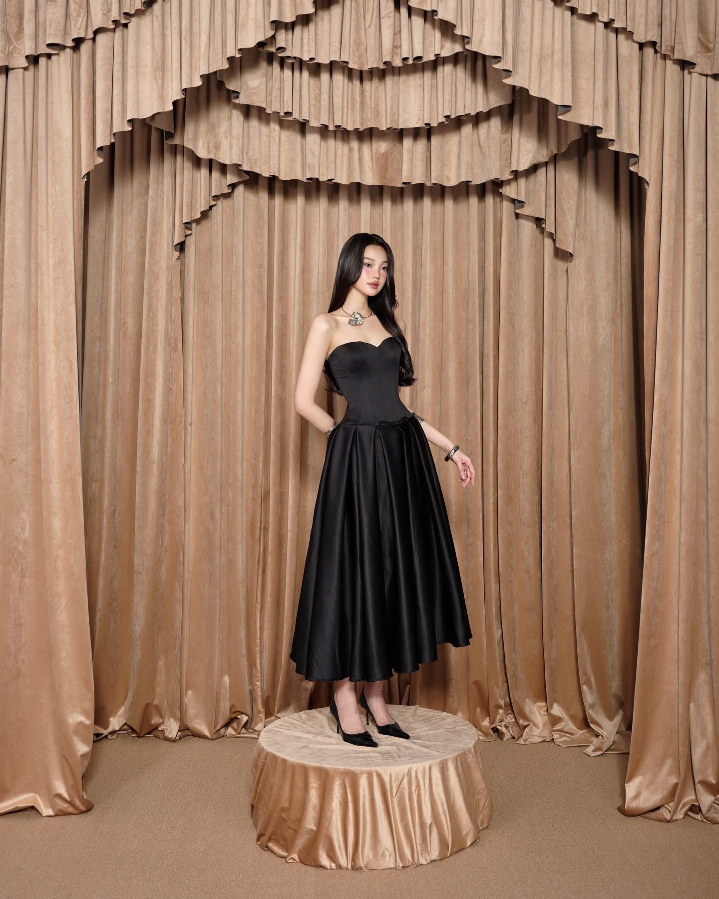 LANE CI Black midi dress