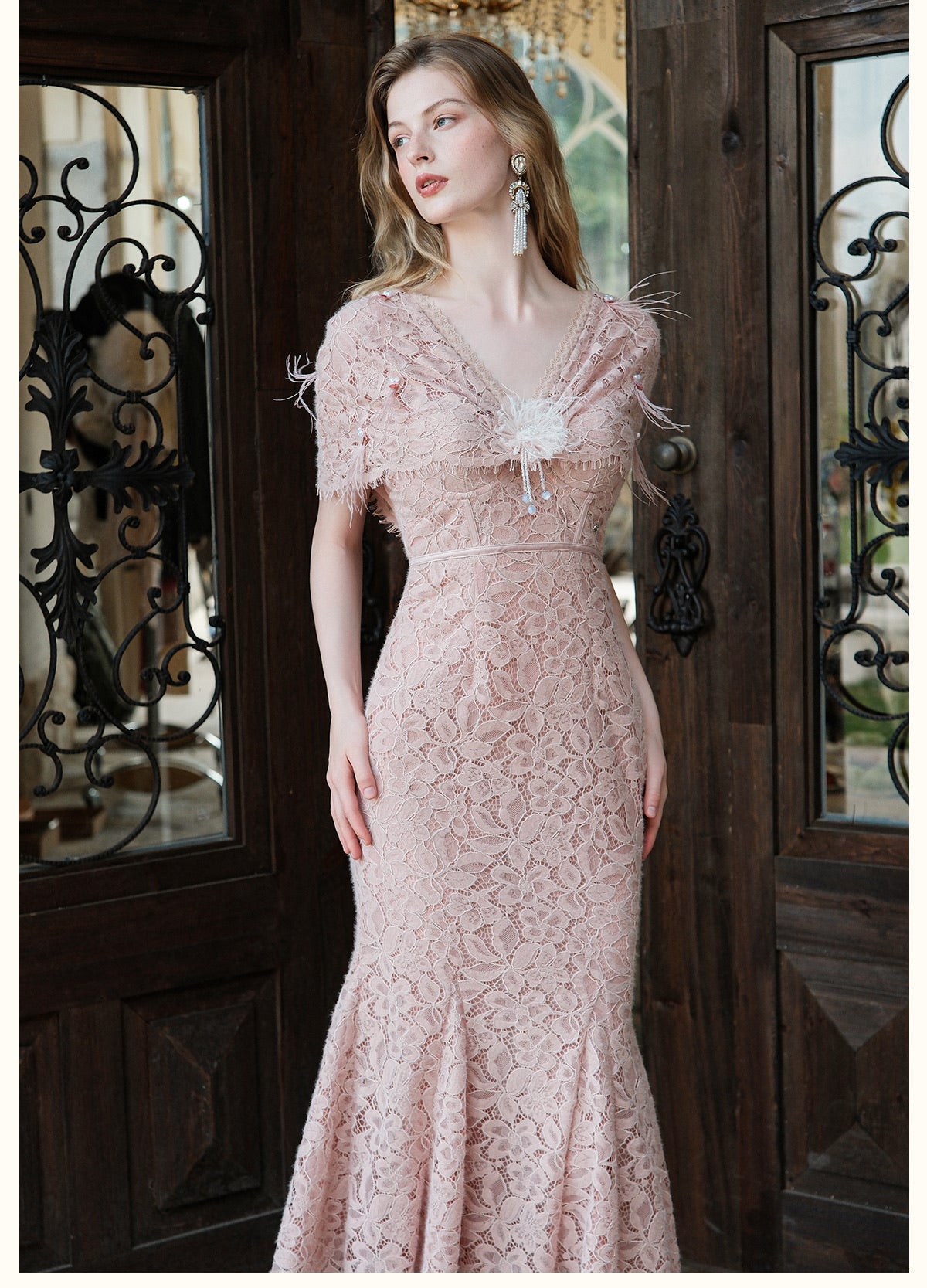 SHEERLUCK White V-Neck Lace Shawl-Trimmed Strapless Maxi Dress