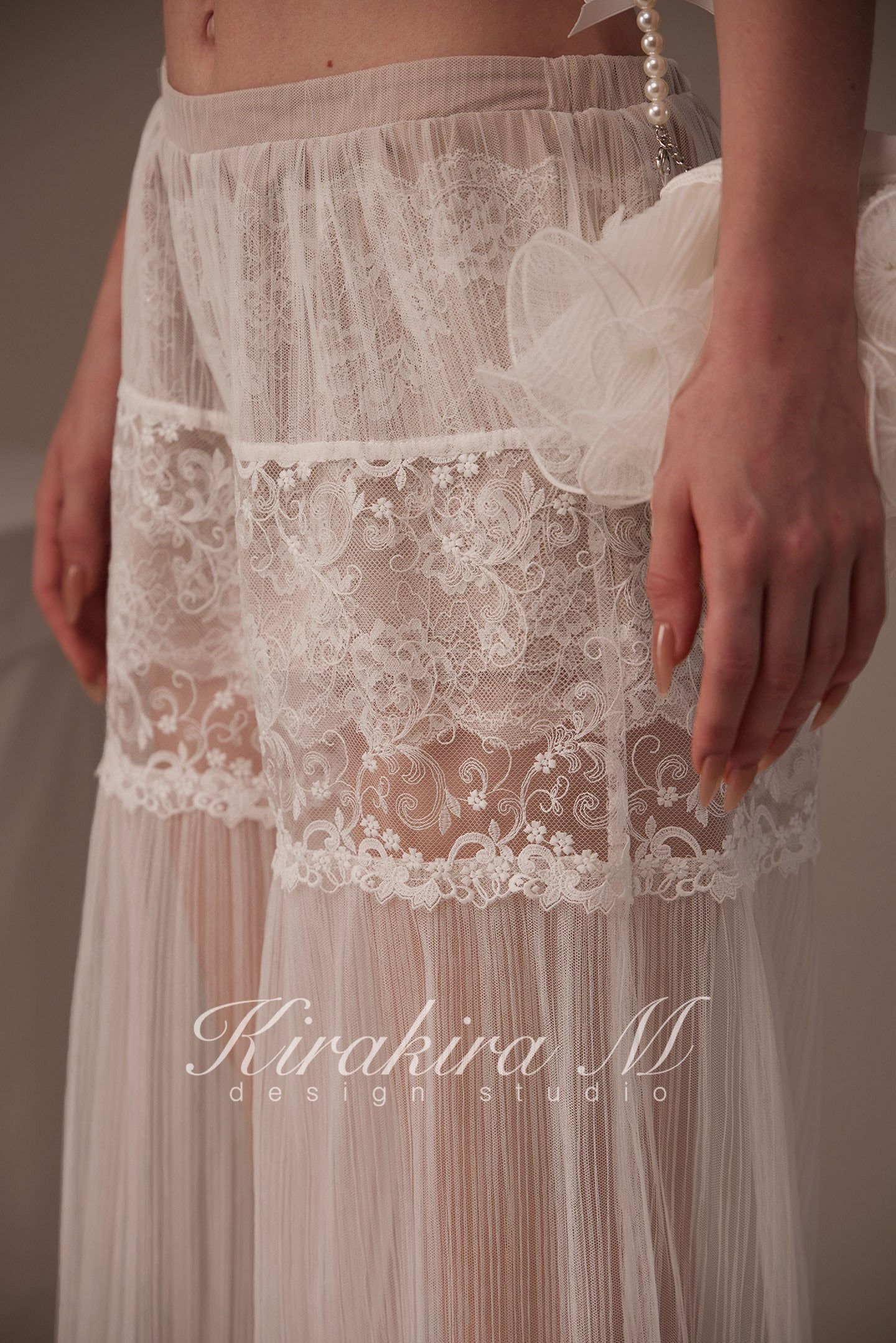 Kirakira M White & Black Bow Top& Lace Shorts& Lace Low Rise Pants