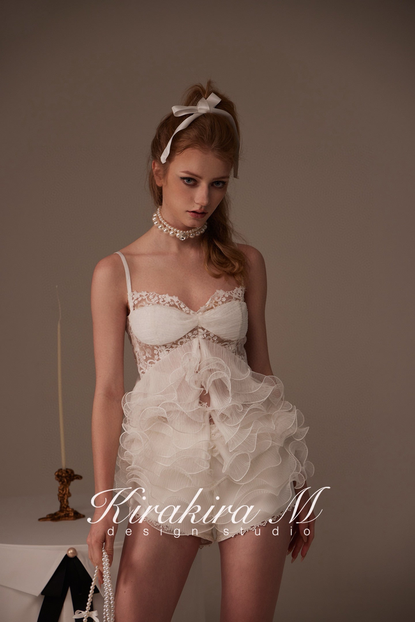 Kirakira M White Lace Spliced Layered Lace Top& Shorts