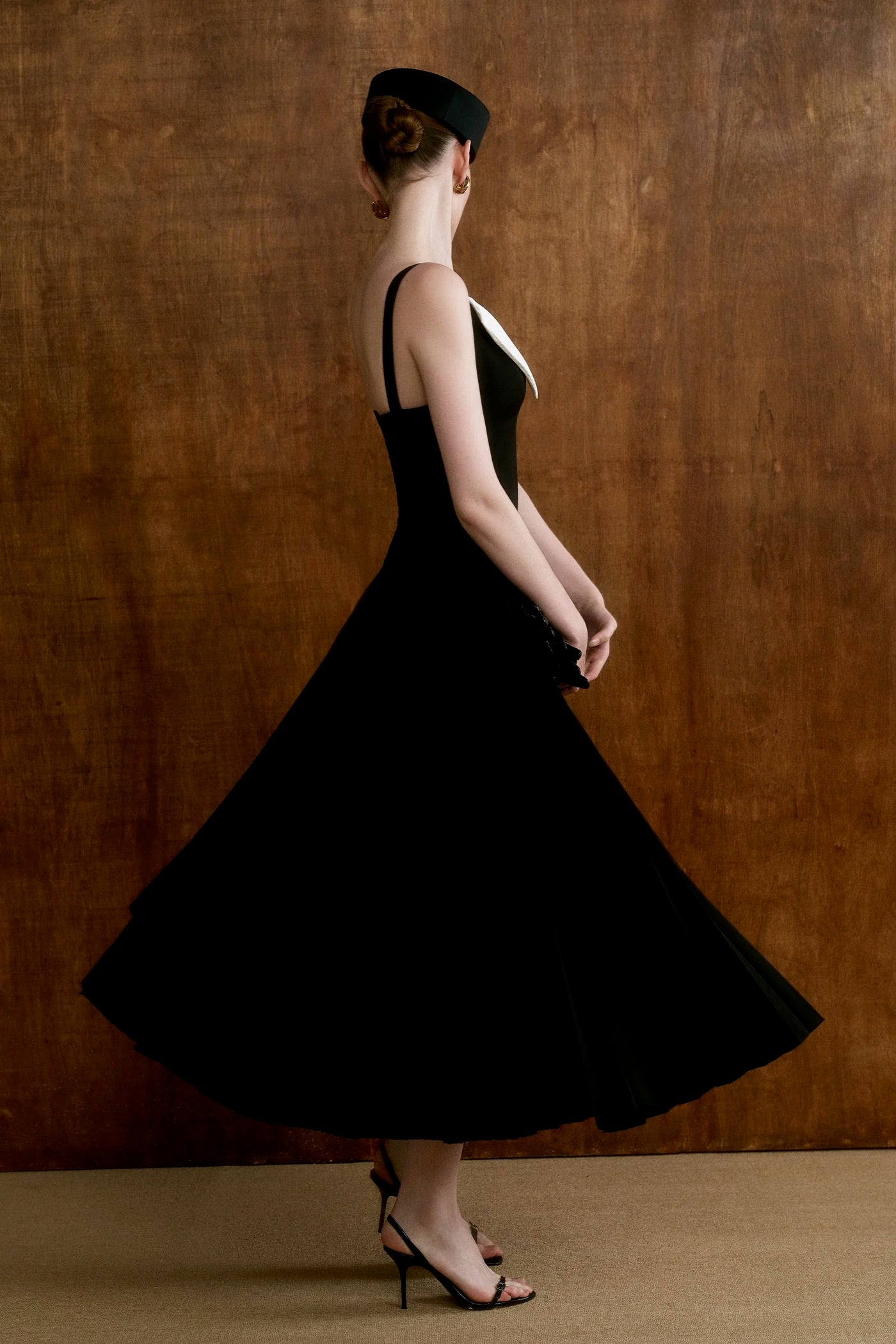 CICI Black Elegant Vacation Isabeau Heartneck Midi Dress