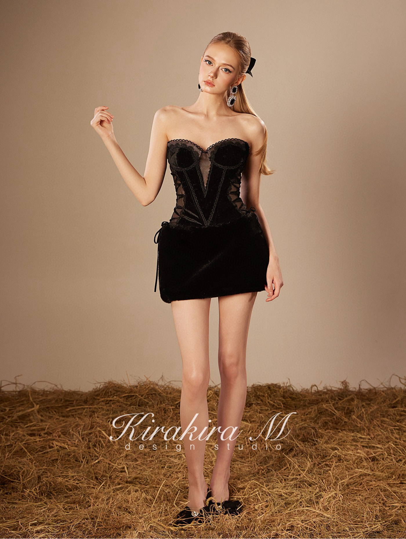 KIRAKIRA M Black Velvet Mini Dress (Free Bow Hairpin)