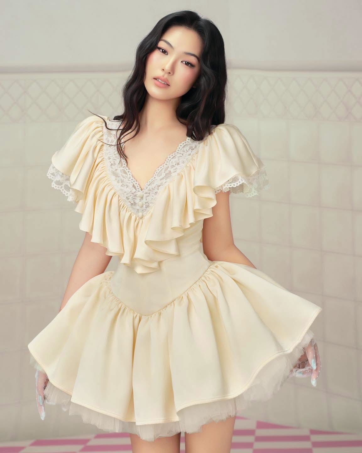 Yellow Puff-Sleeve V-Neck Lace Ruffle Puff Bellie Mini Dress