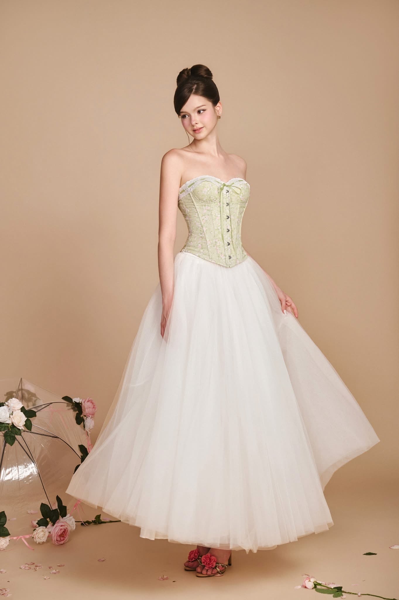 SISSY NATION Sweet Elegant Green La Vie Est Belle Corset Top & White I’m Yours Skirt