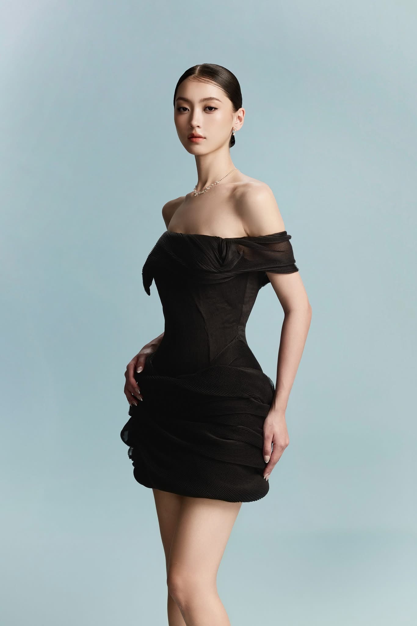BYDI Elegant Minimalist Black Cin Mini Dress