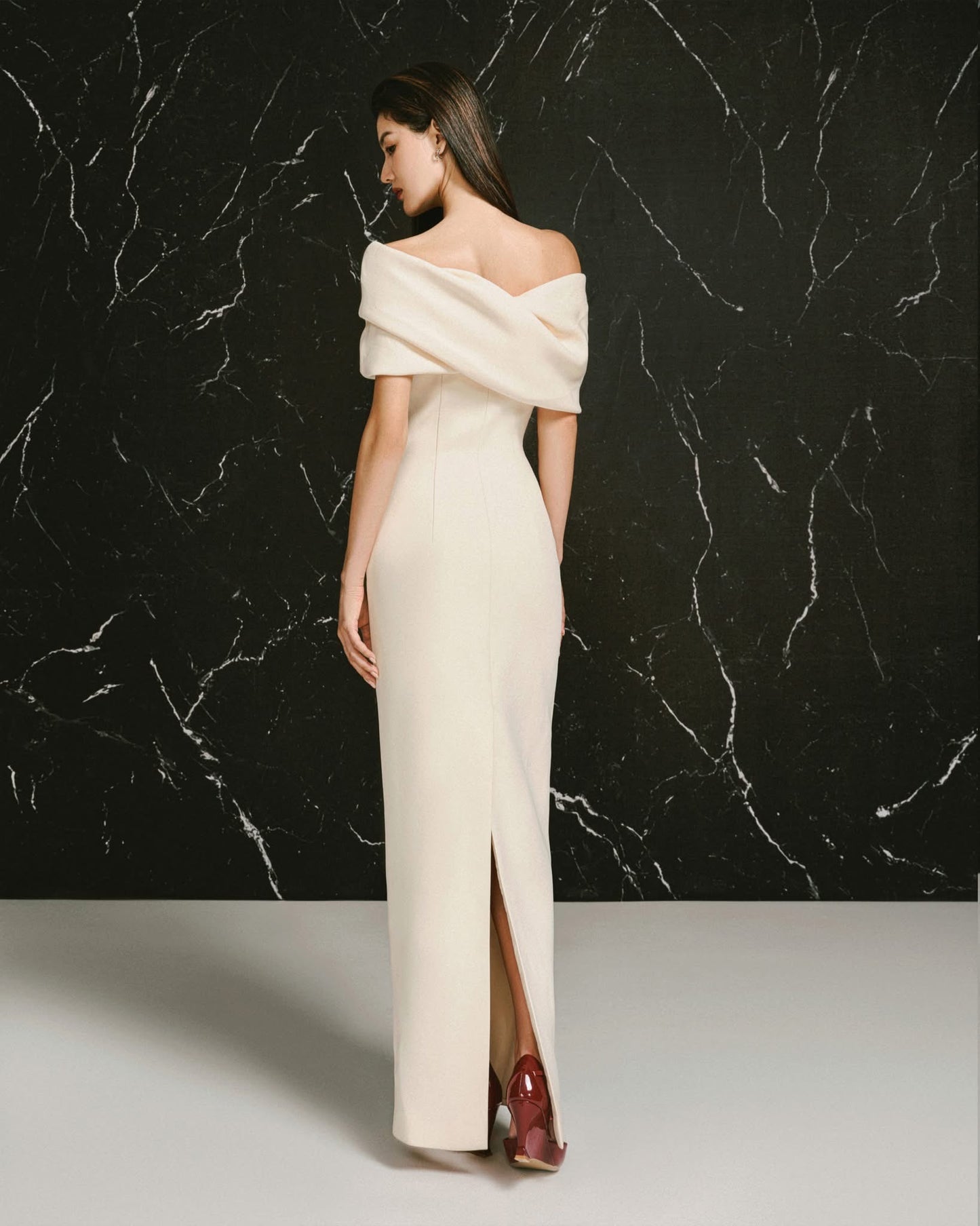 LANE JT Elegant Minimalist White Benita Off-shoulder Maxi Dress