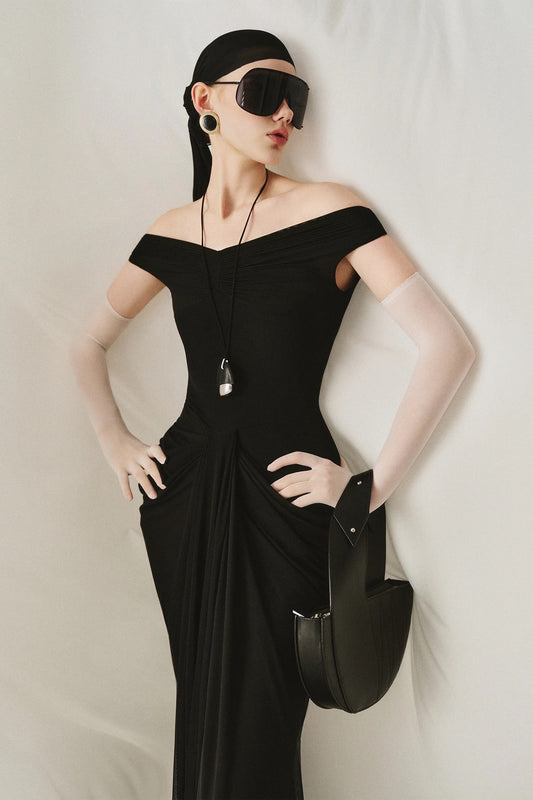 AMUSEE MOI WEEKEND Elegant Formal Black Faraway Letter Maxi Dress