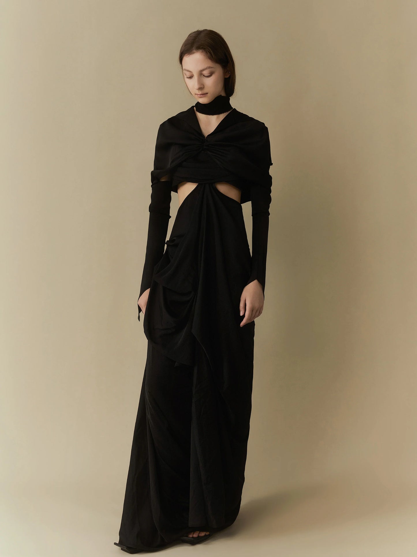 ELYWOOD BLACK PLEATED SEAM MAXI DRESS