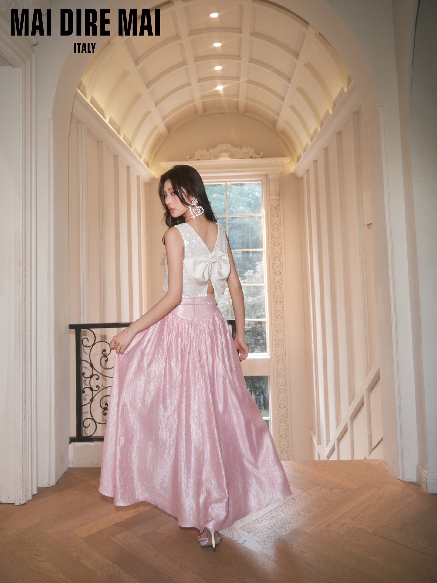 MAI DIRE MAI White Vacation Bow Sequins Top & Pink Skirt