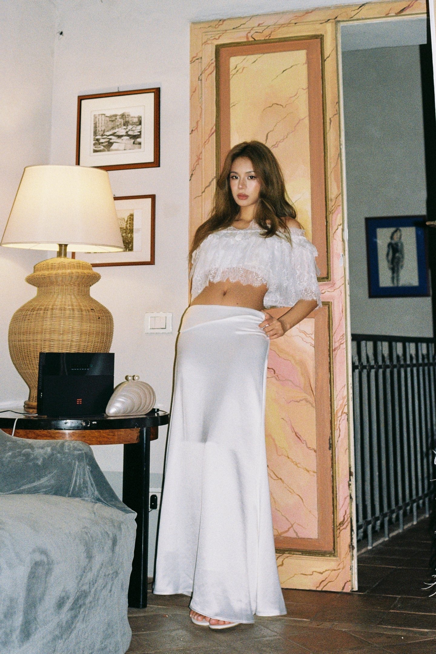 MINPURA White Spitzen-Oberteil Mit Top & Silky Skirt