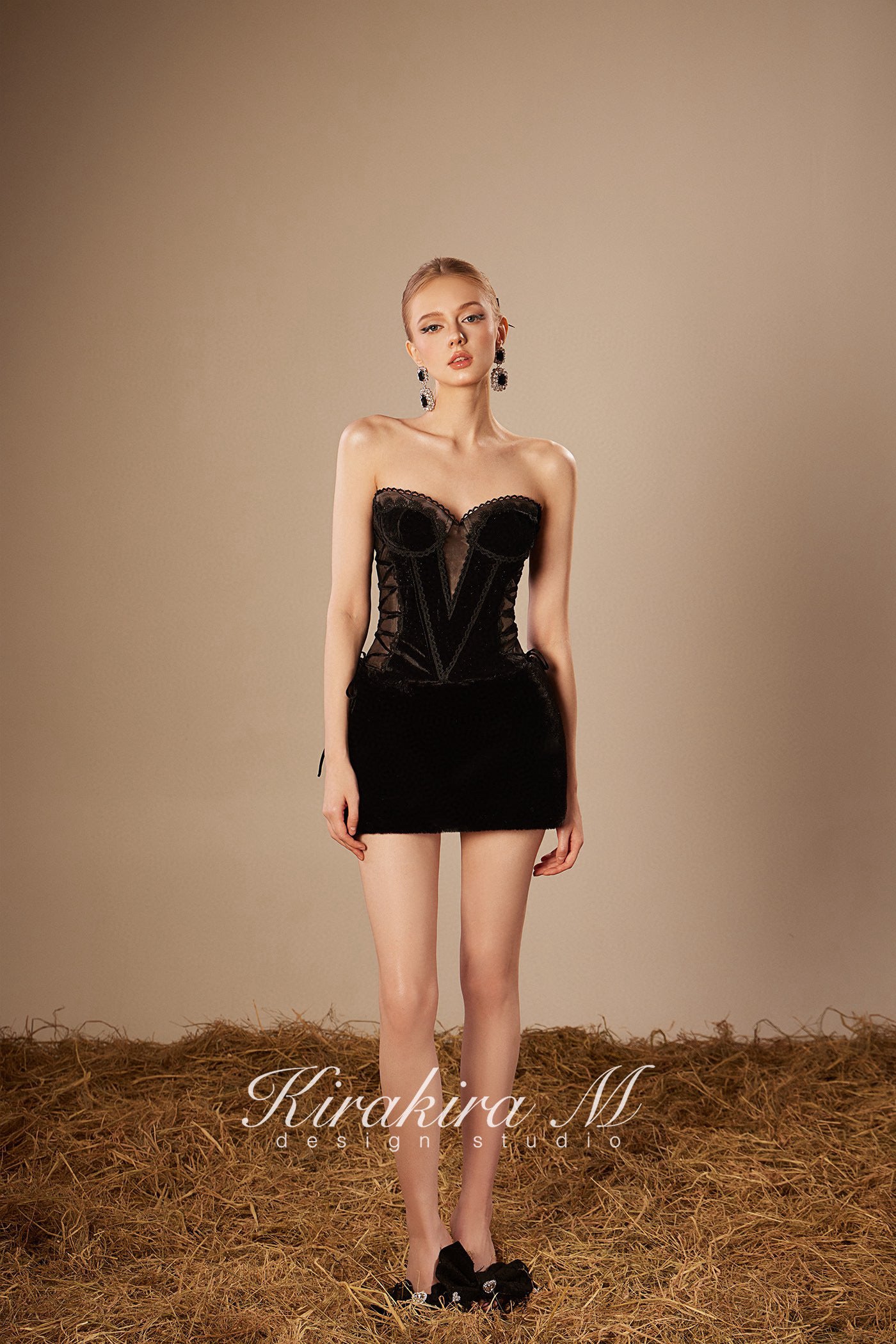 KIRAKIRA M Black Velvet Mini Dress (Free Bow Hairpin)