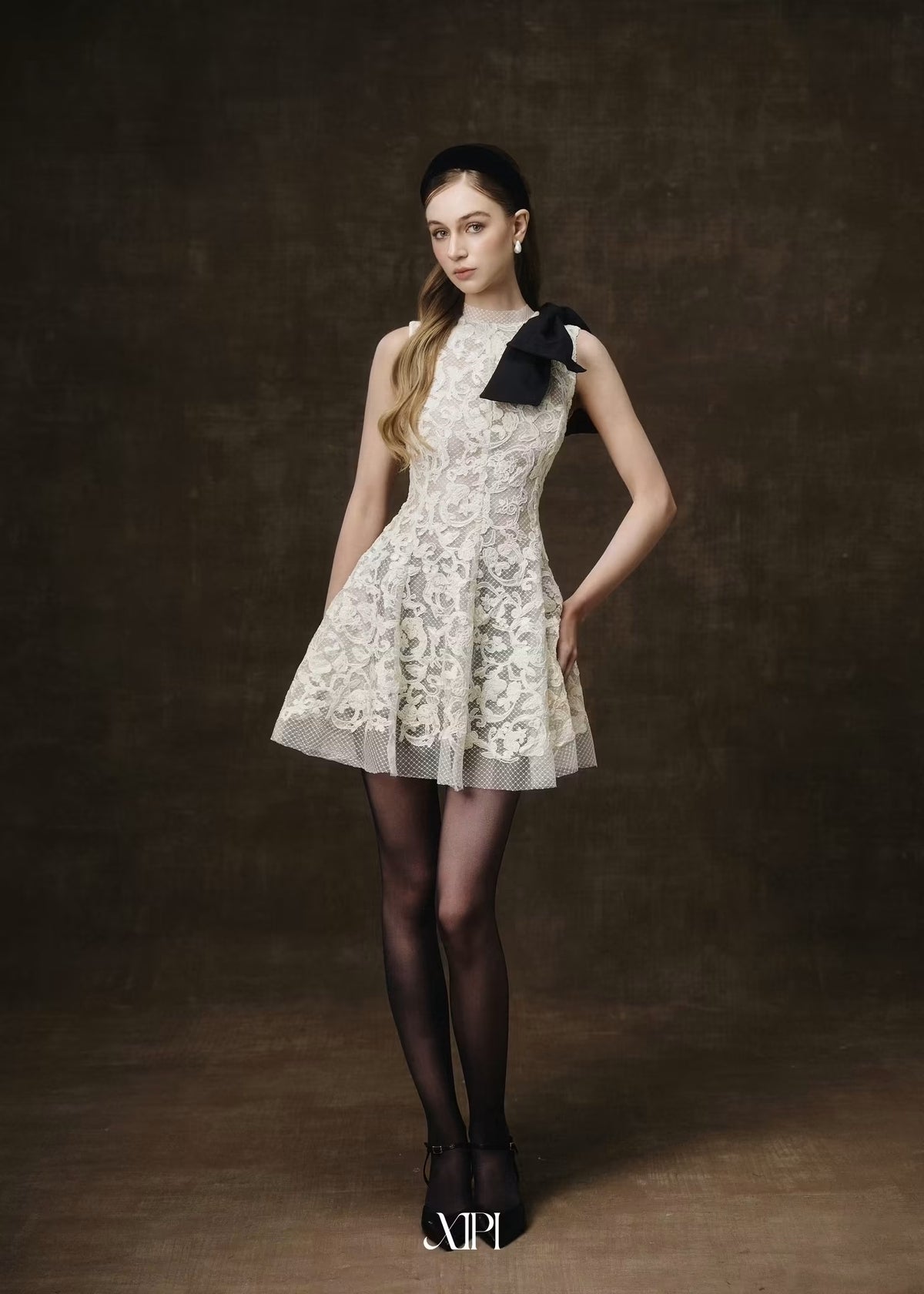 White Sleeveless Bow Lace Mini Dress
