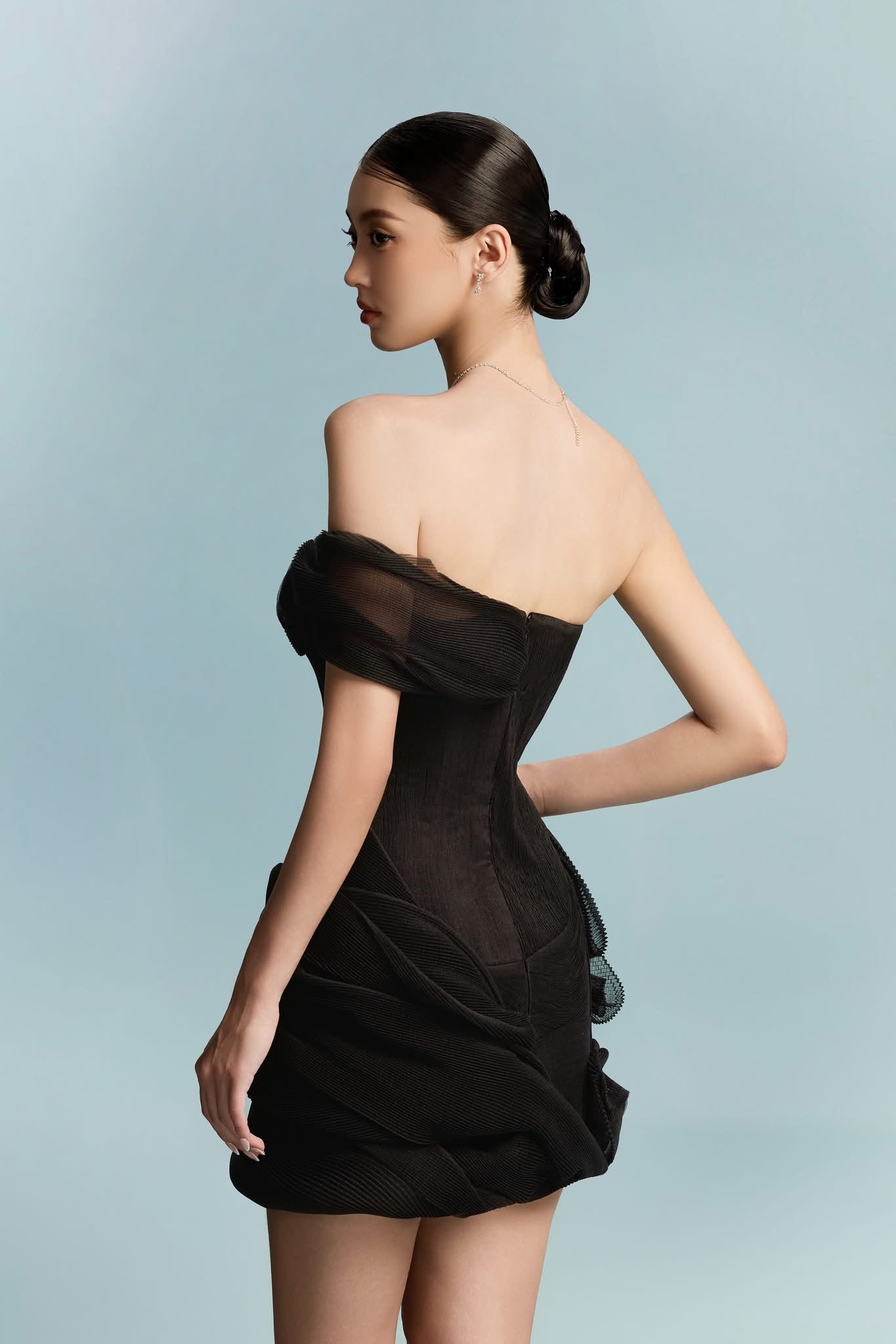 BYDI Elegant Minimalist Black Cin Mini Dress
