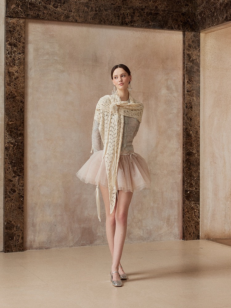 Fa sogno Grey Jacket & Pink Mini Skirt & White Scarf