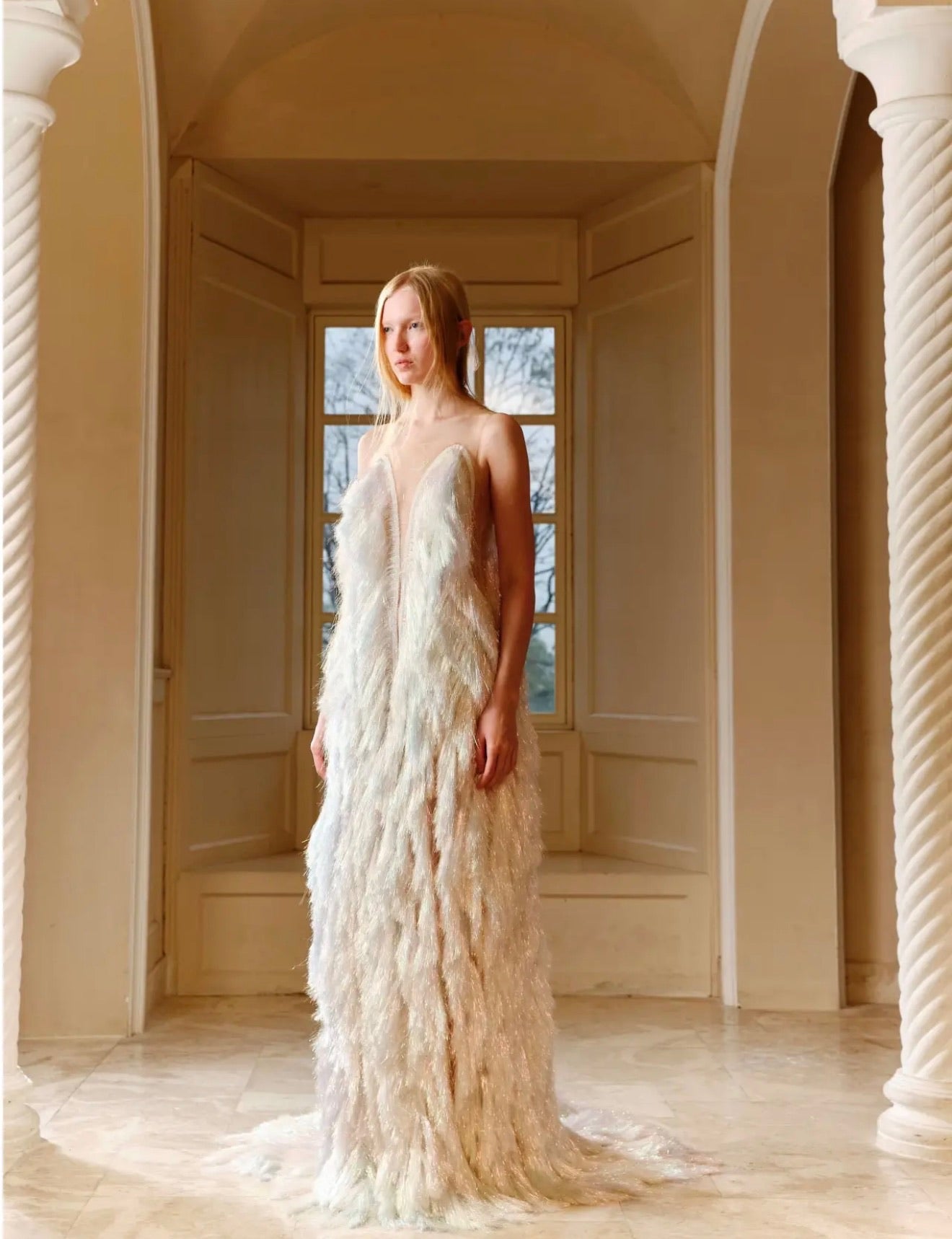 XIANGQIAOSHENG White Feathers Silk Flower Maxi Dress