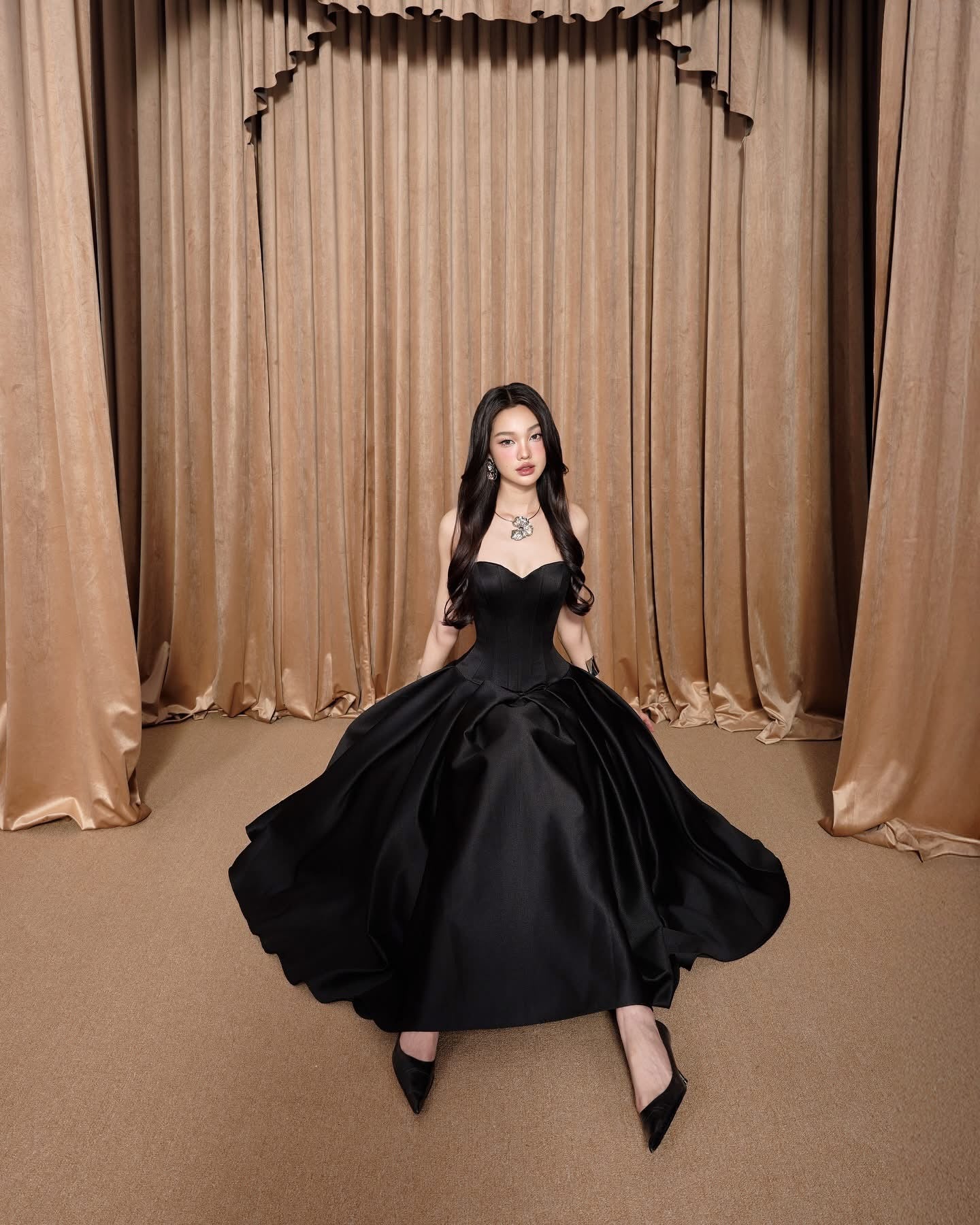 LANE CI Black midi dress