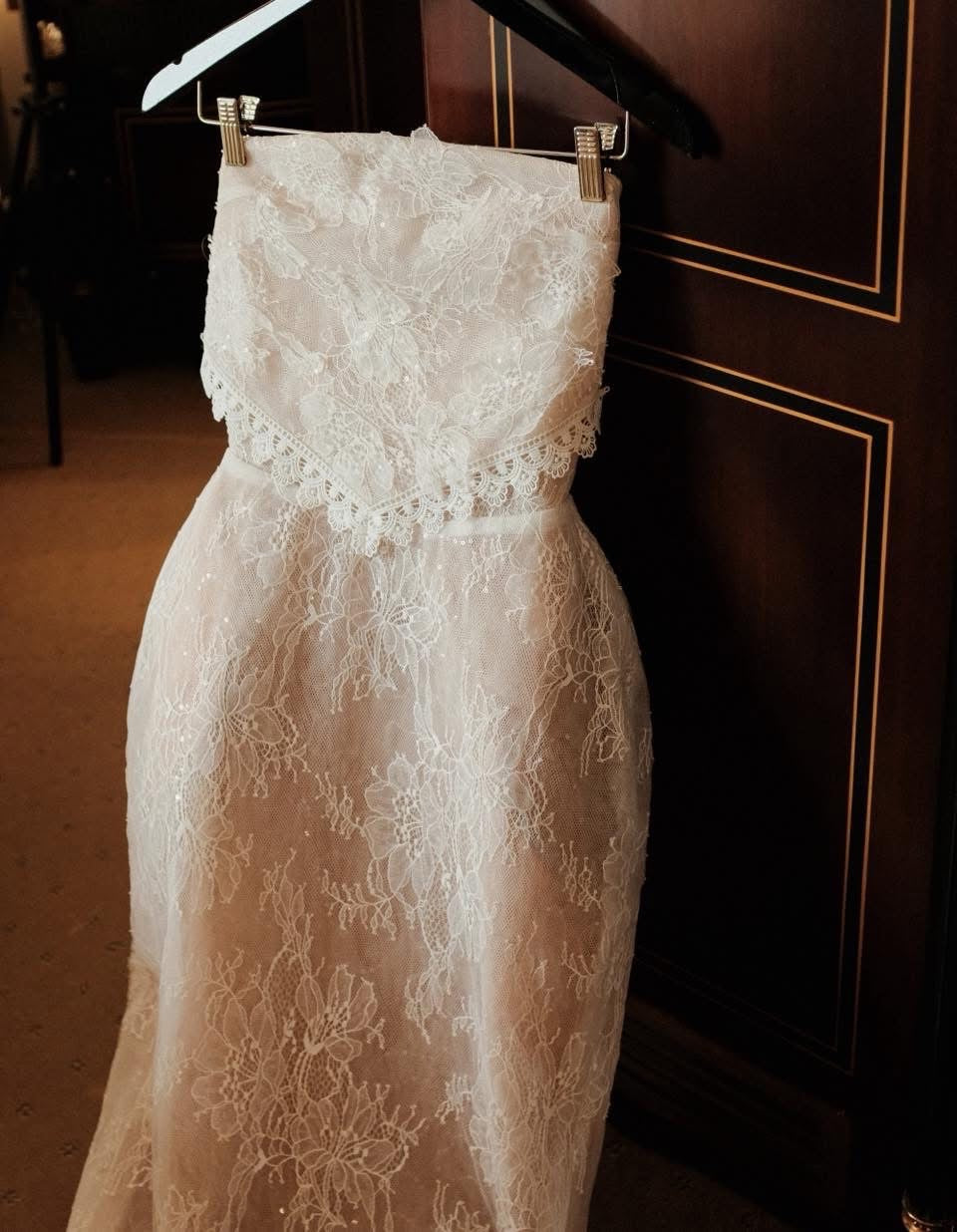 OIA STUDIOS White Lace Elegant Vacation Asmira Maxi Dress