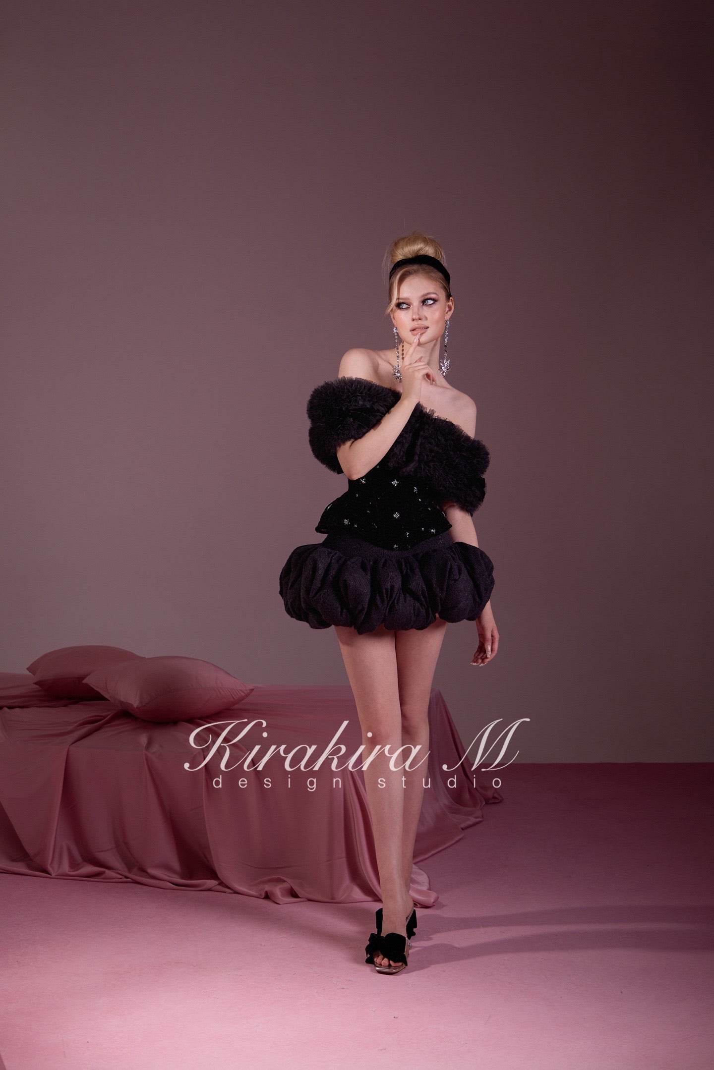 KIRAKIRA M Black Layered Lace Shawl