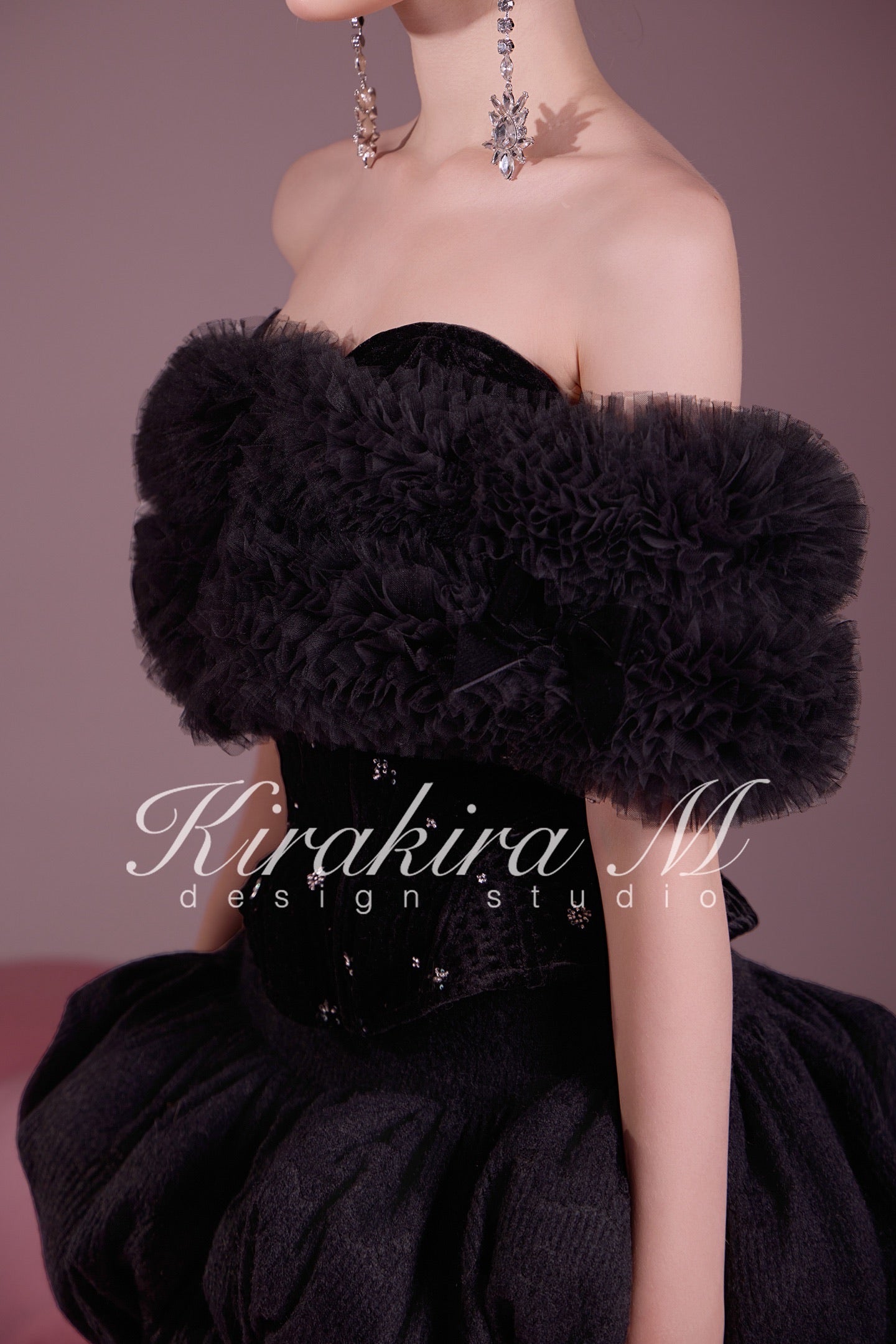 KIRAKIRA M Black Layered Lace Shawl