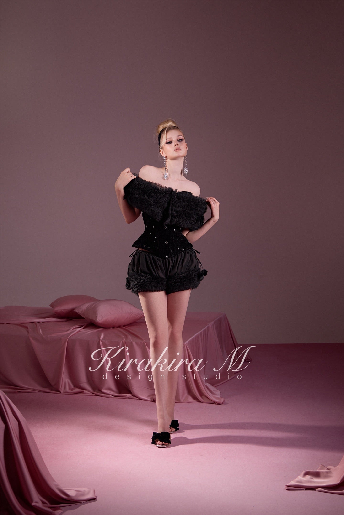 KIRAKIRA M Black Layered Lace Shawl