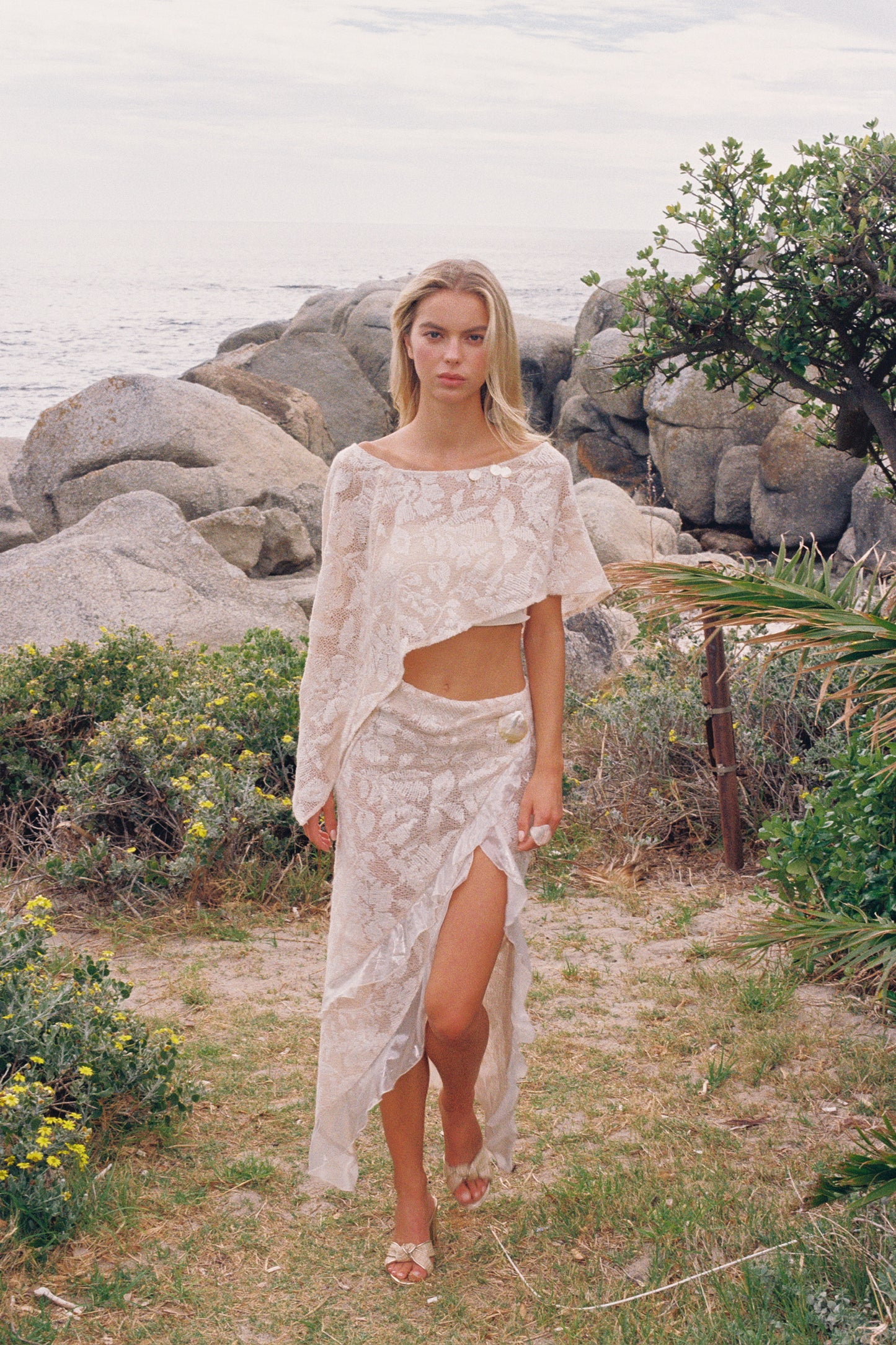 MIN PURA Cream Vacation Sweet Moya Top & Skirt Set