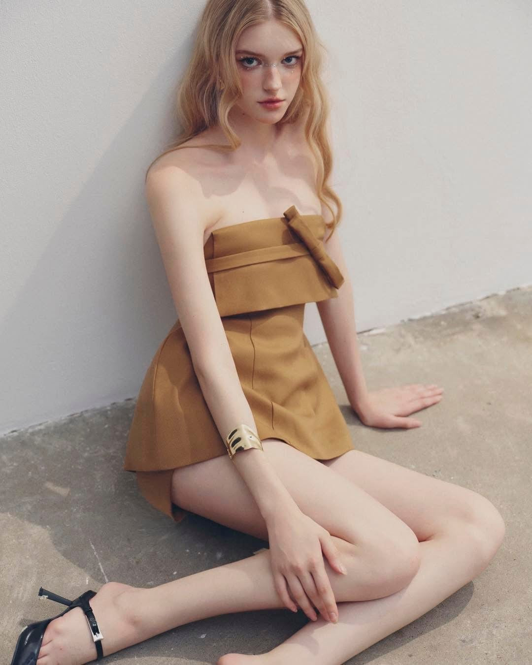 DELICIAE Green Gwen Top