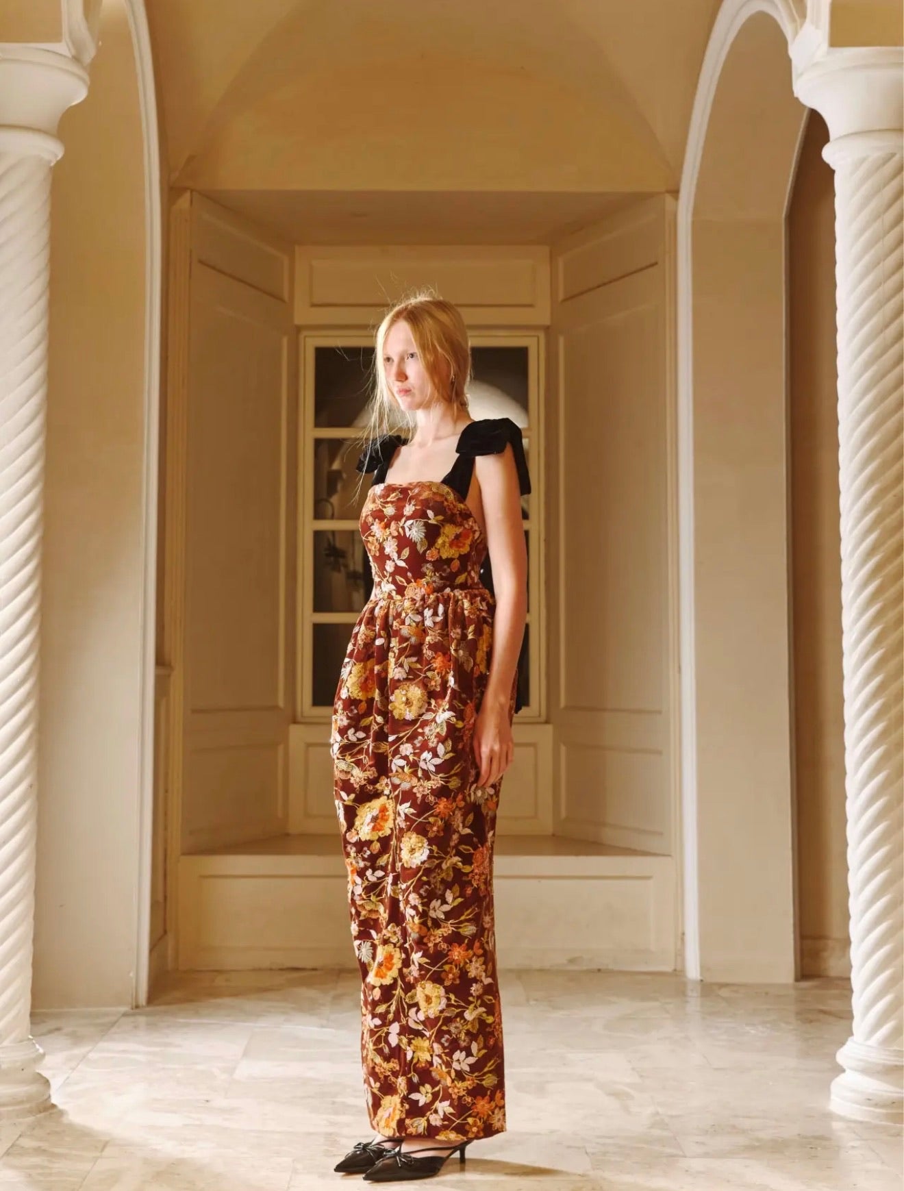 XIANGQIAOSHENG Gold Thread Inlaid Flower Vase Maxi Dress