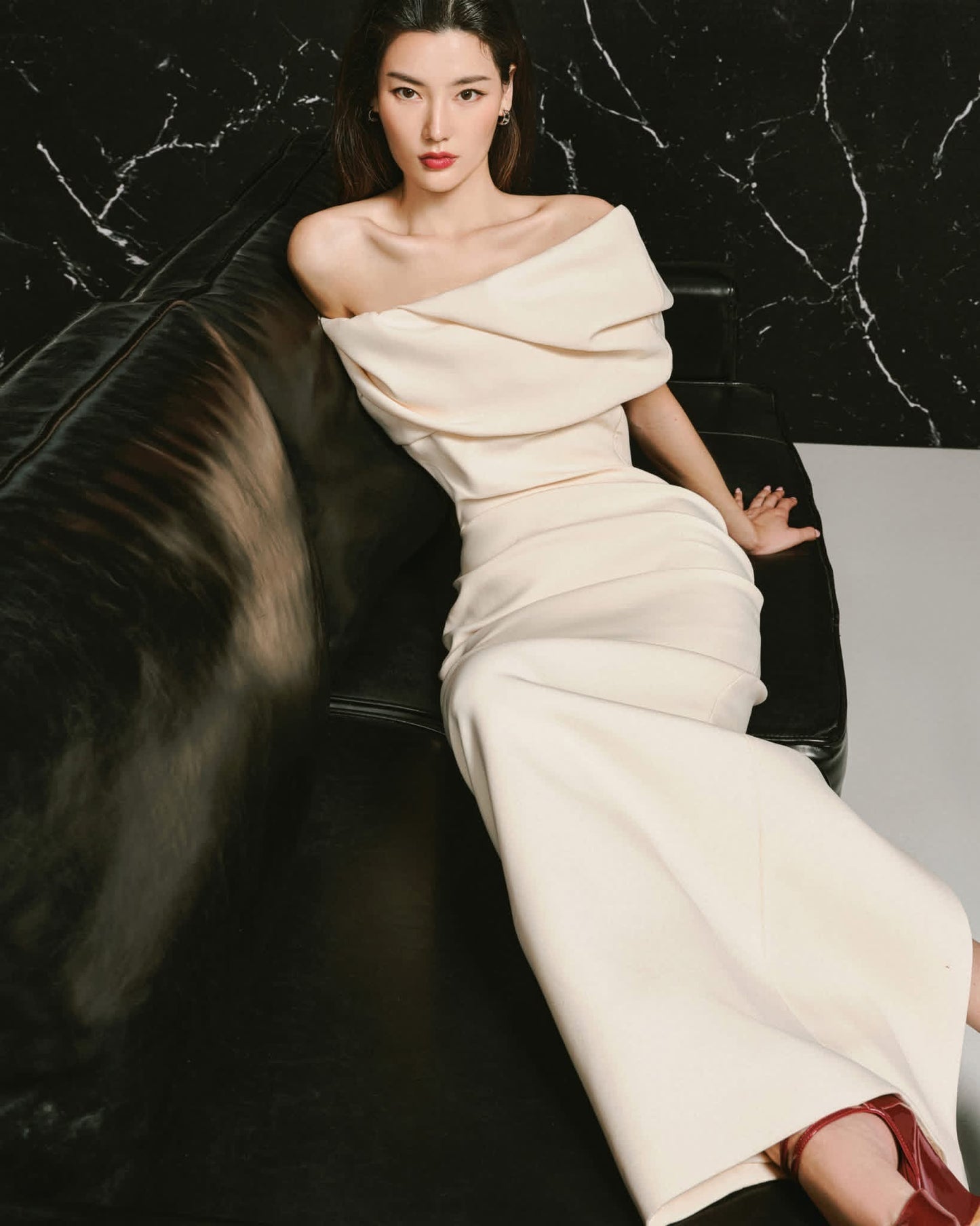 LANE JT Elegant Minimalist White Benita Off-shoulder Maxi Dress