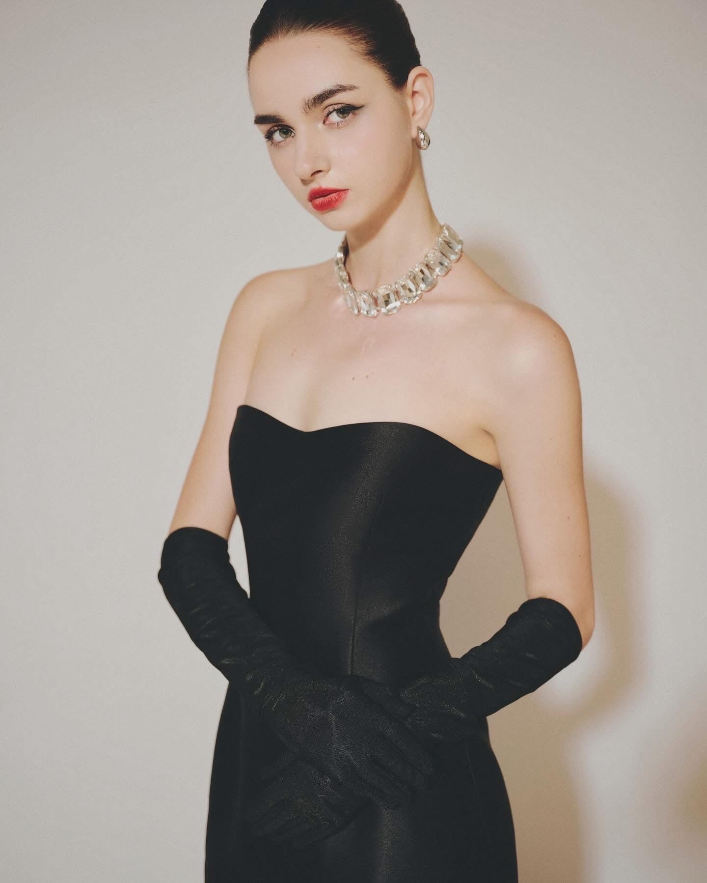 DELICIAE Black Elegant Minimalist Delys Maxi Dress