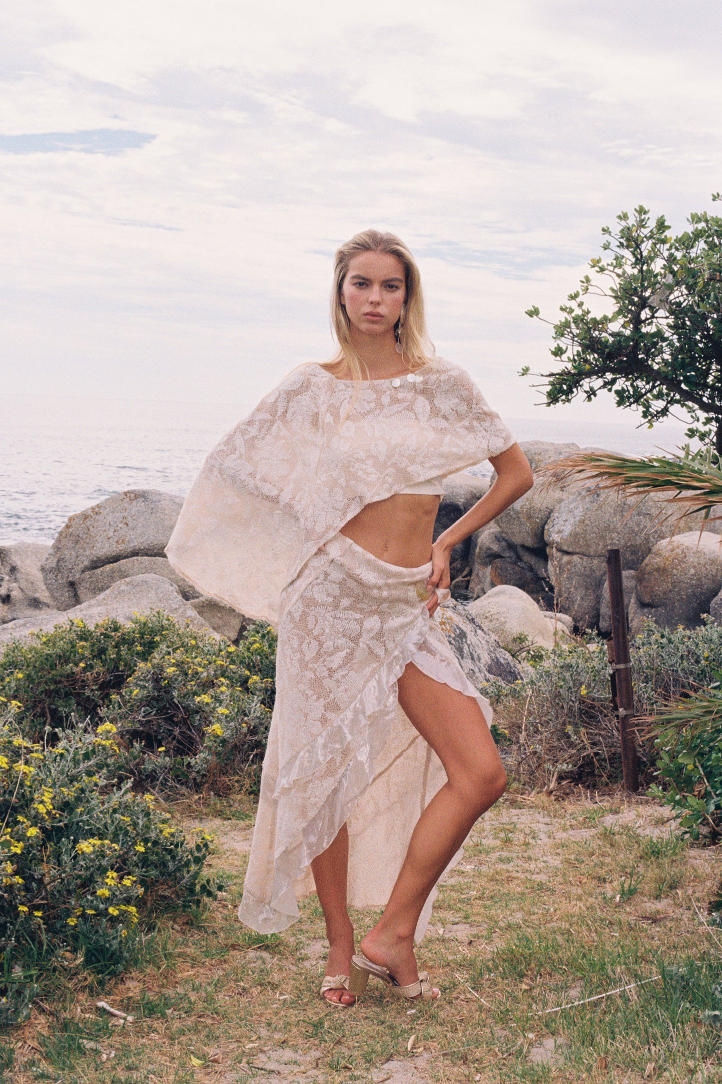 MIN PURA Cream Vacation Sweet Moya Top & Skirt Set