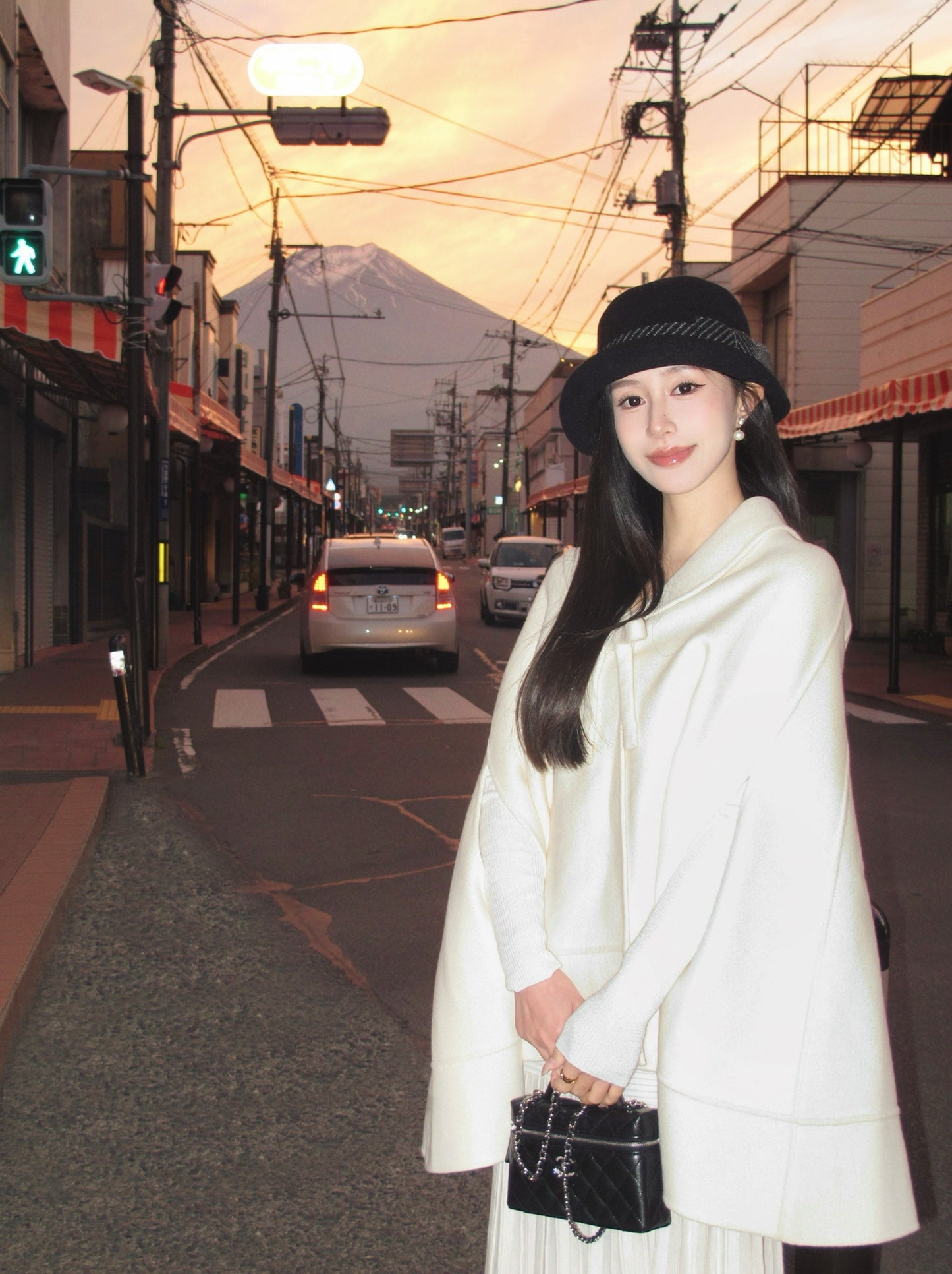 Maison Wester White Bow-Tie Fastened Tweed Cloak Coat