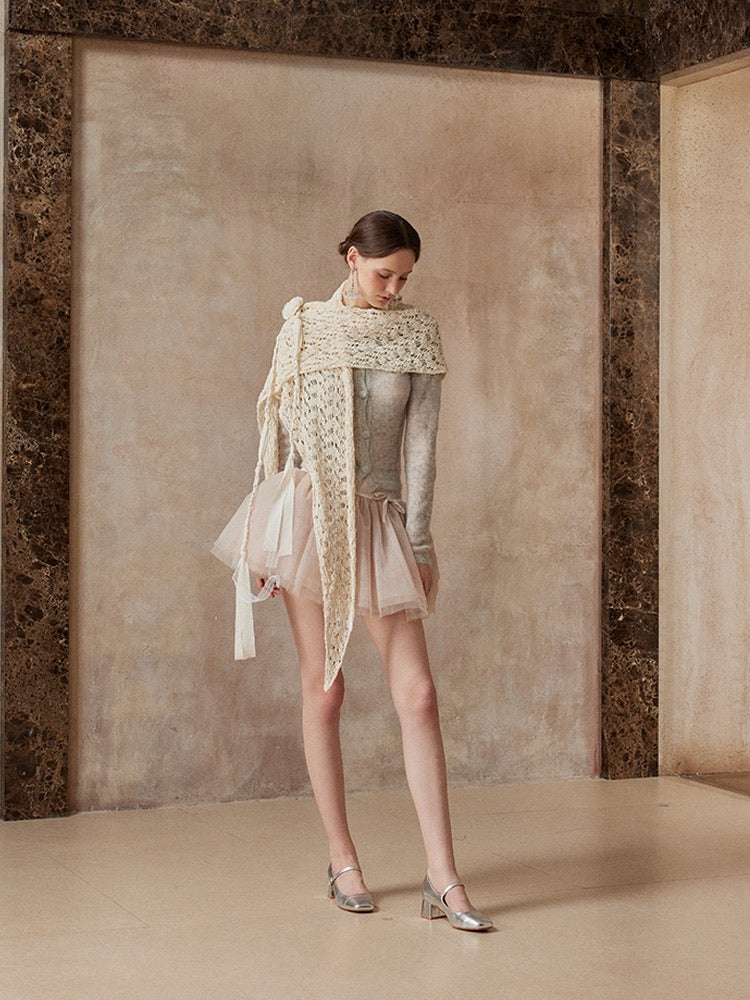 Fa sogno Grey Jacket & Pink Mini Skirt & White Scarf
