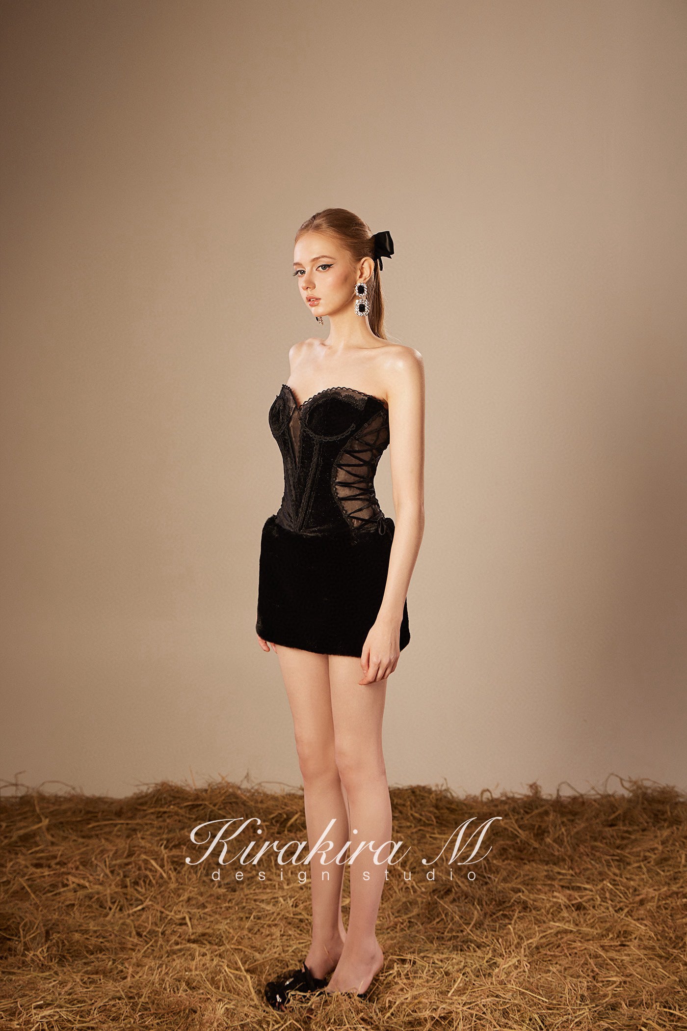 KIRAKIRA M Black Velvet Mini Dress (Free Bow Hairpin)