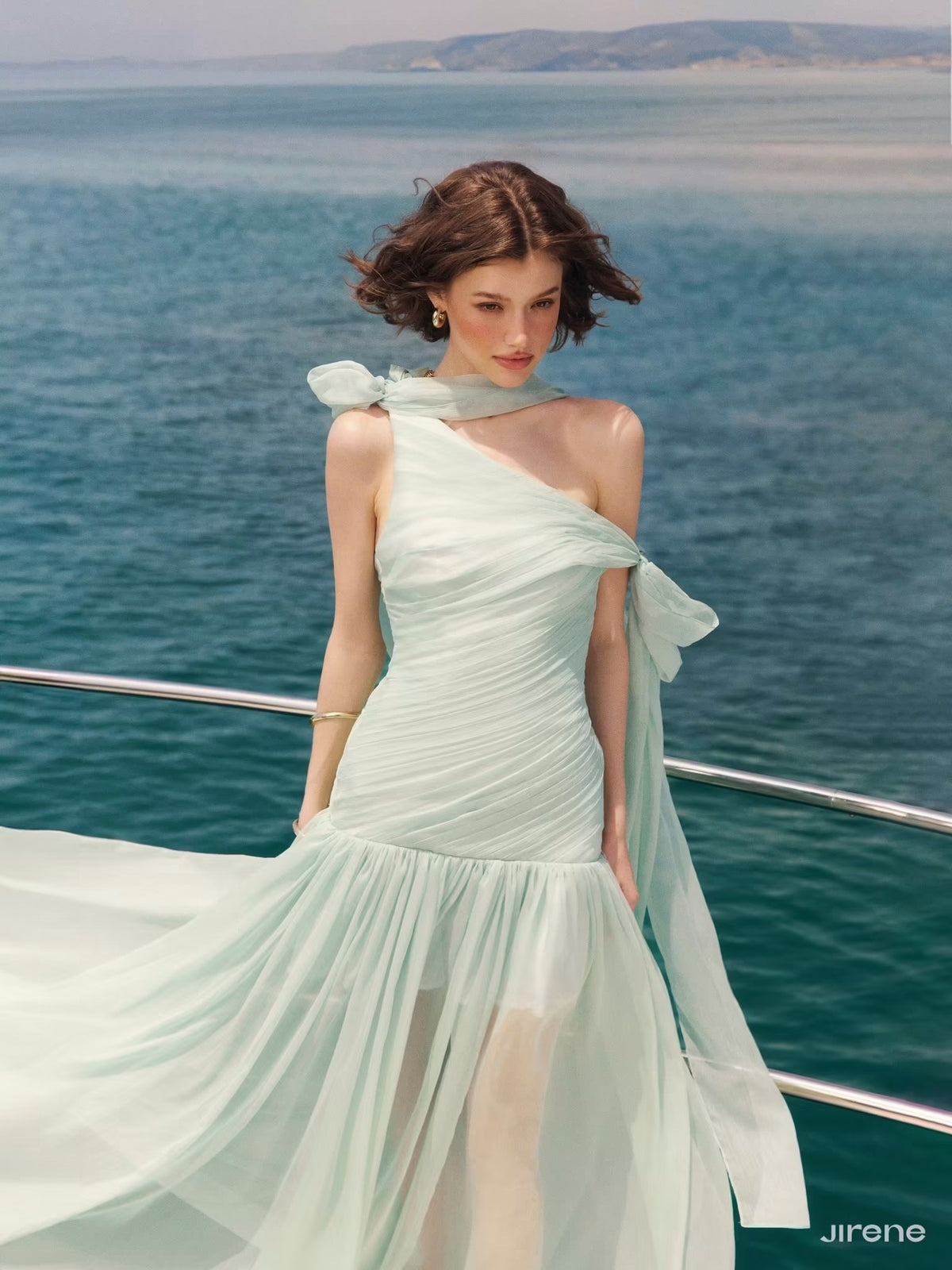 Green Vacation Off-shoulder Aeria Maxi Dress