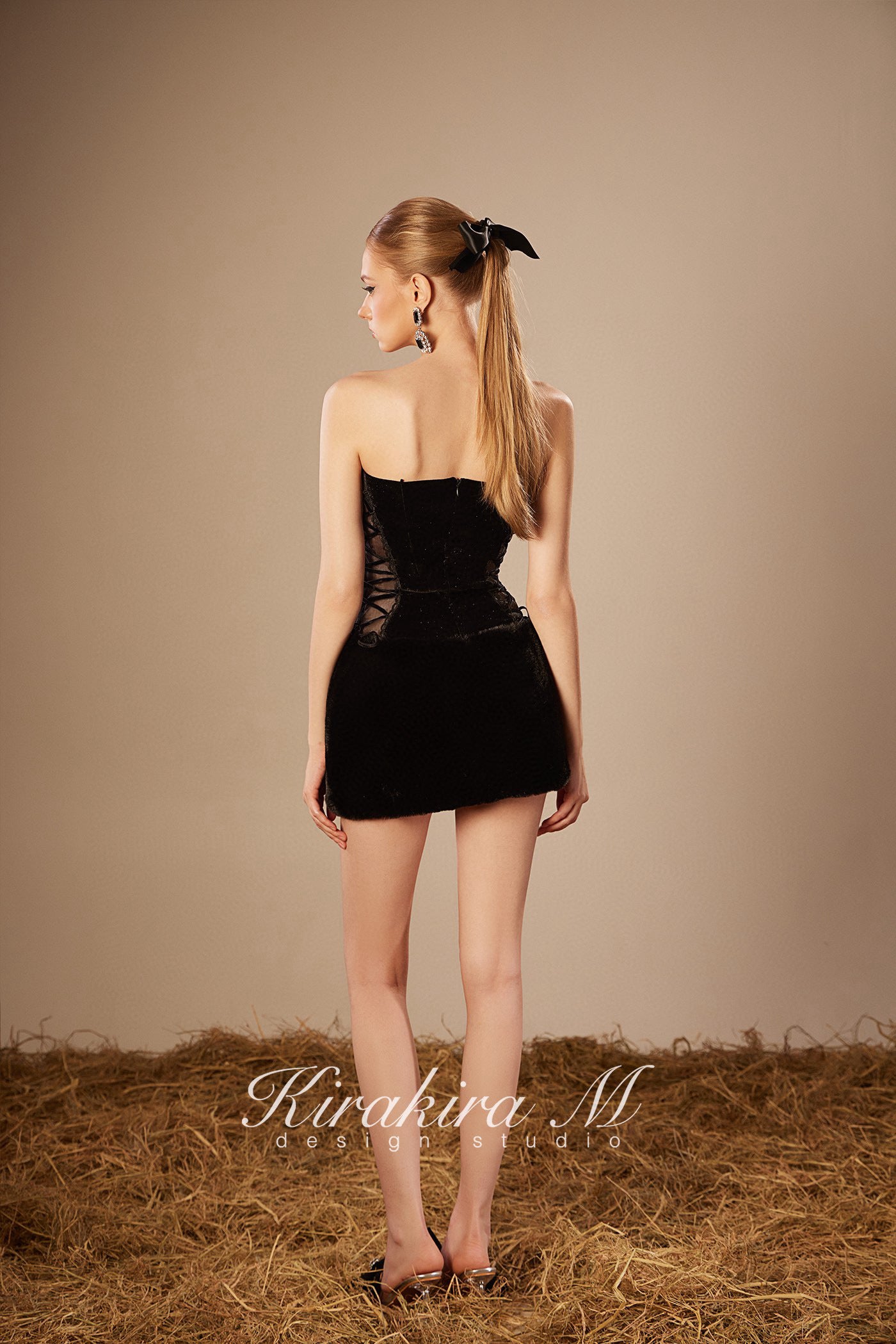 KIRAKIRA M Black Velvet Mini Dress (Free Bow Hairpin)