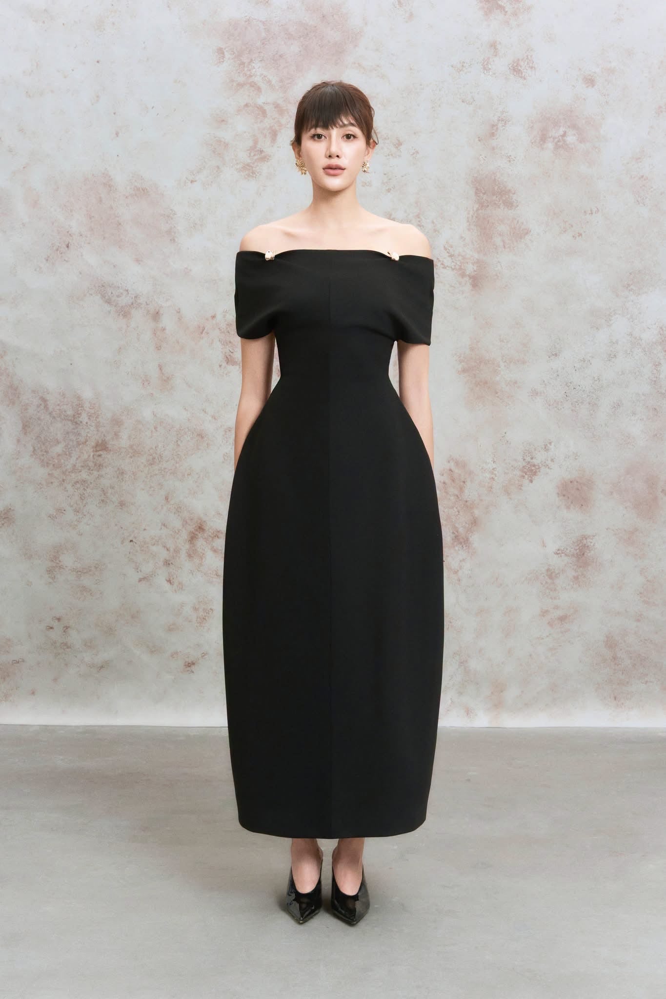 DENIO Black Off-shoulder Aylor Sculpted Midi Dress