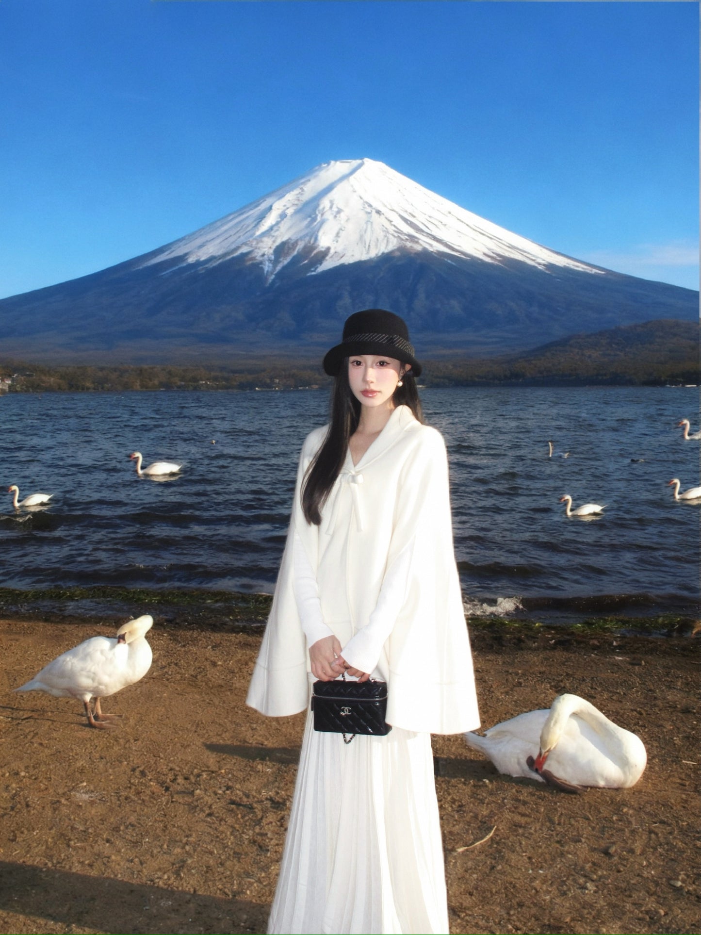 Maison Wester White Bow-Tie Fastened Tweed Cloak Coat
