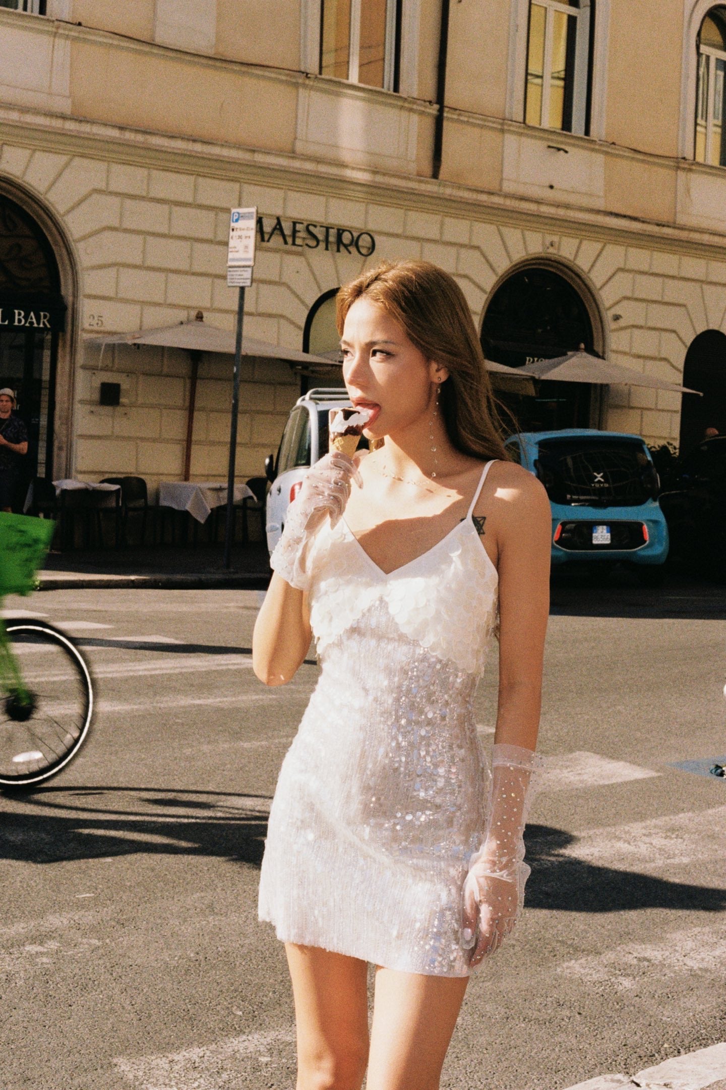 MINPURA White Roma Pearl Patchwork Sequined Strapless Mini Dress