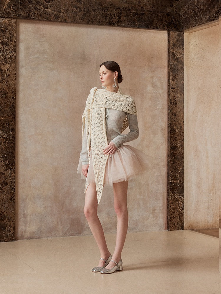 Fa sogno Grey Jacket & Pink Mini Skirt & White Scarf