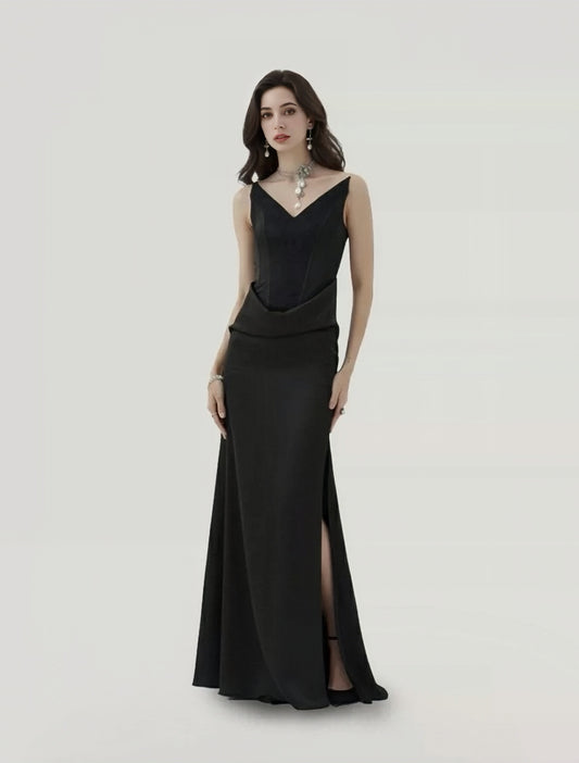 CROWCREW Dark Avant-Garde Vacation V-neck Black Maxi Dress