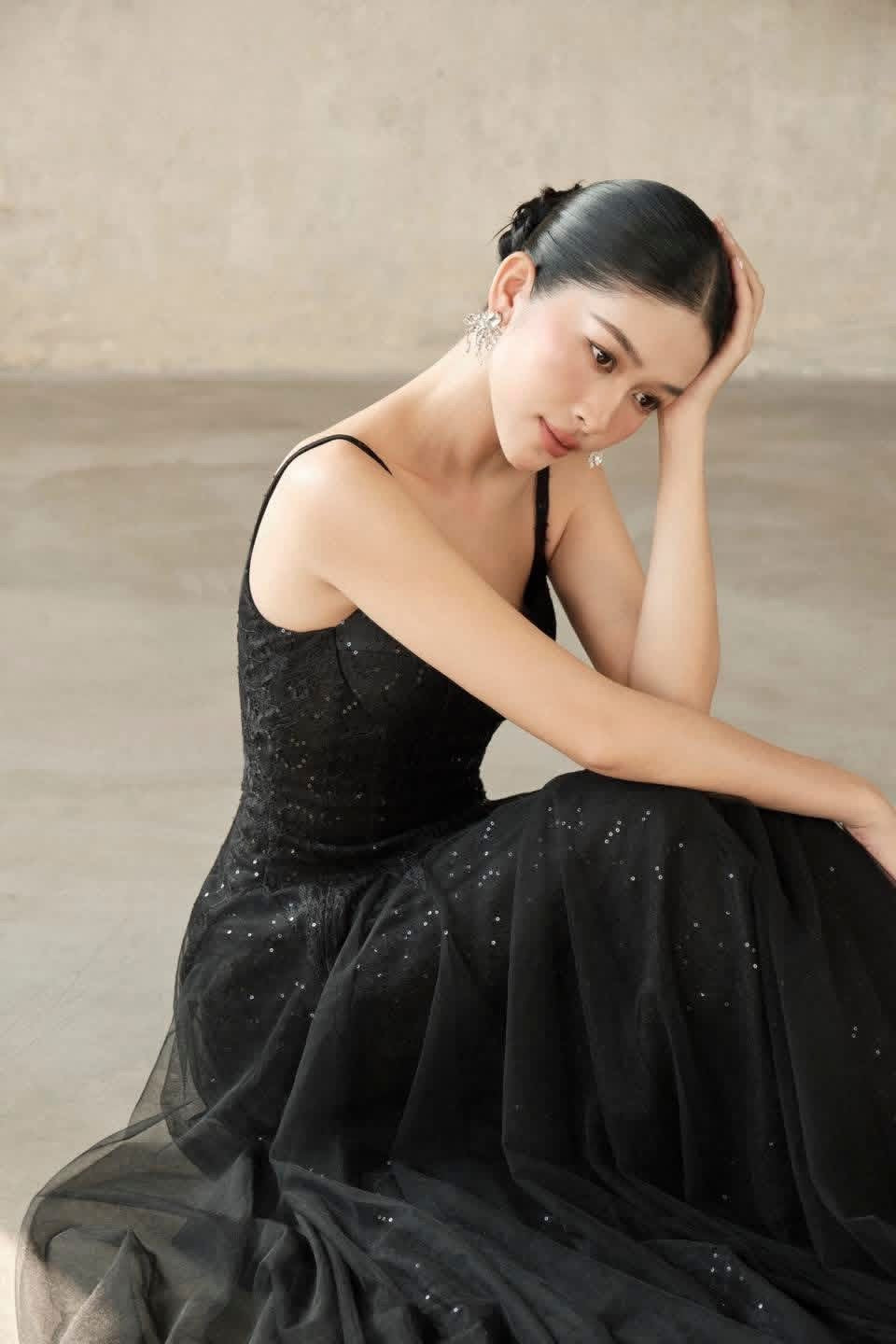 DELICIAE Black Scarlet Maxi Dress